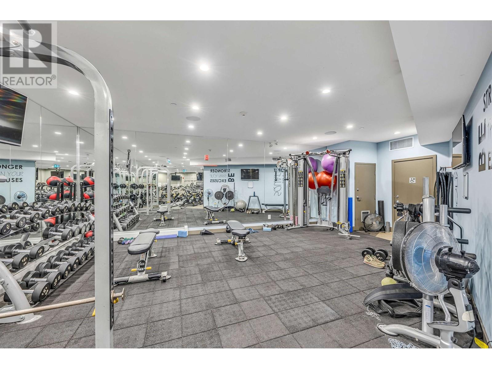 Listing Picture 18 of 22 : 607 417 GREAT NORTHERN WAY, Vancouver / 溫哥華 - 魯藝地產 Yvonne Lu Group - MLS Medallion Club Member