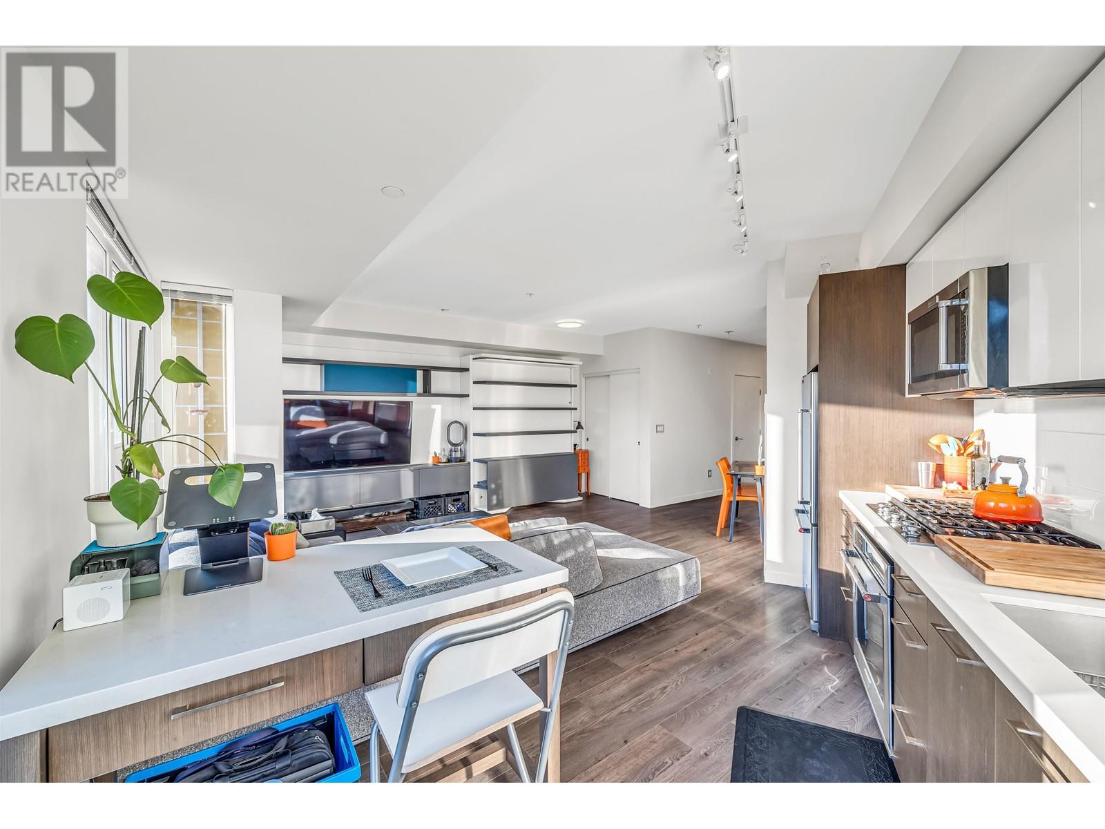 Listing Picture 6 of 22 : 607 417 GREAT NORTHERN WAY, Vancouver / 溫哥華 - 魯藝地產 Yvonne Lu Group - MLS Medallion Club Member