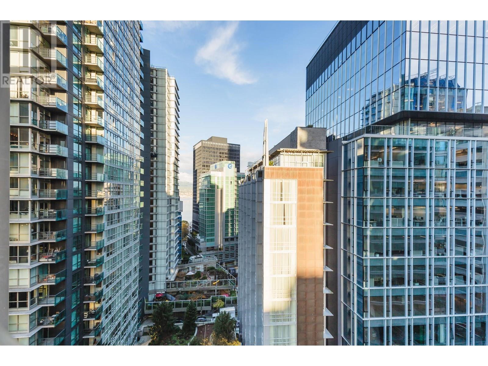 Listing Picture 2 of 40 : 1801 1166 MELVILLE STREET, Vancouver / 溫哥華 - 魯藝地產 Yvonne Lu Group - MLS Medallion Club Member