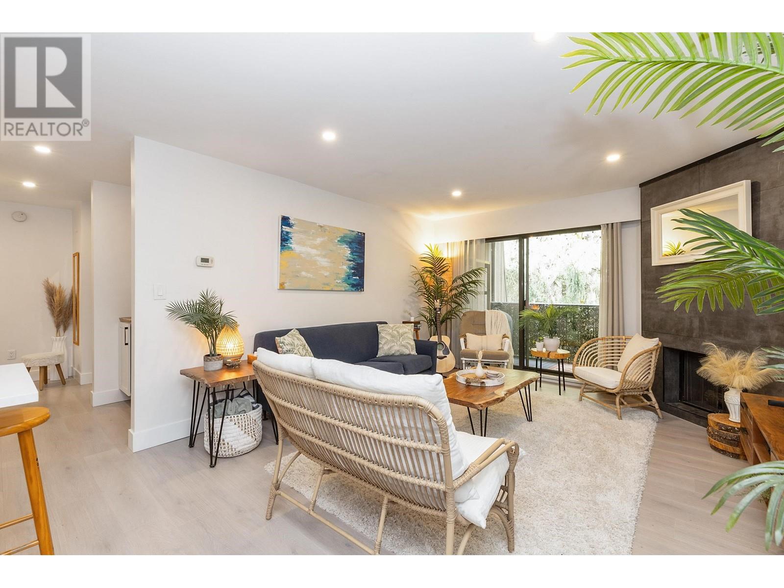 Listing Picture 2 of 21 : 226 9101 HORNE STREET, Burnaby / 本拿比 - 魯藝地產 Yvonne Lu Group - MLS Medallion Club Member