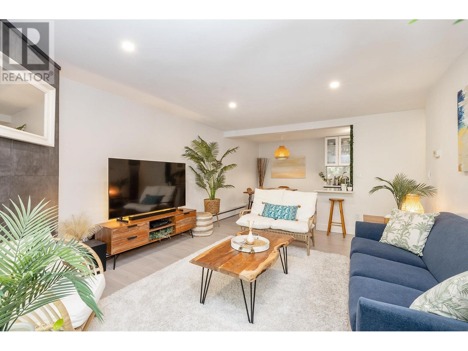 Listing Picture 3 of 21 : 226 9101 HORNE STREET, Burnaby / 本拿比 - 魯藝地產 Yvonne Lu Group - MLS Medallion Club Member