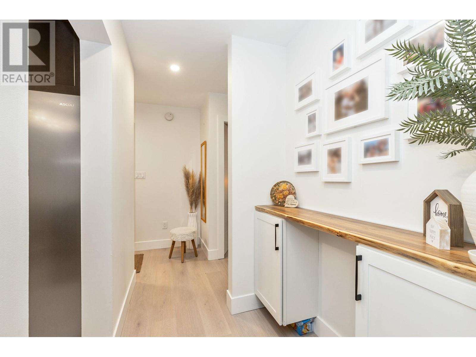 Listing Picture 9 of 21 : 226 9101 HORNE STREET, Burnaby / 本拿比 - 魯藝地產 Yvonne Lu Group - MLS Medallion Club Member