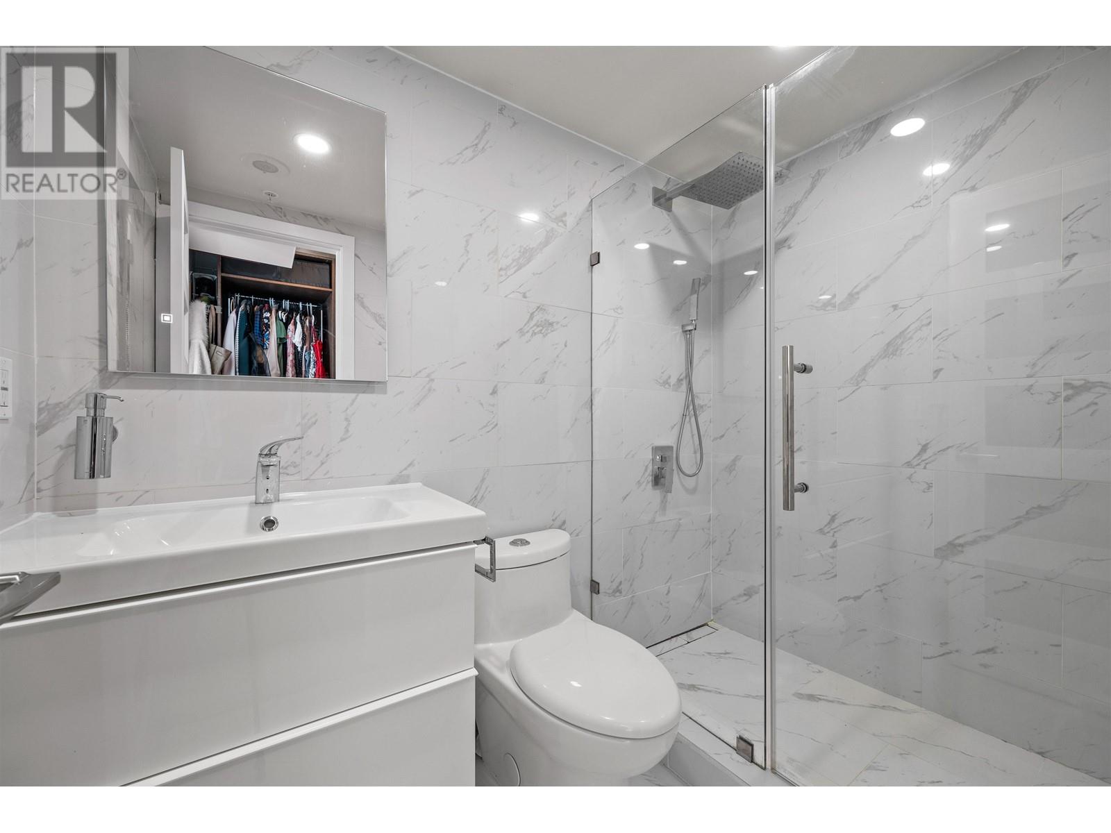 Listing Picture 11 of 21 : 2702 193 AQUARIUS MEWS, Vancouver / 溫哥華 - 魯藝地產 Yvonne Lu Group - MLS Medallion Club Member