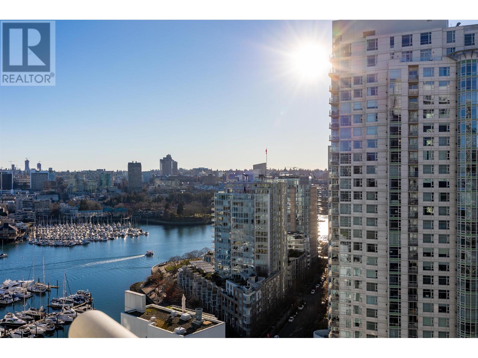 Listing Picture 17 of 21 : 2702 193 AQUARIUS MEWS, Vancouver / 溫哥華 - 魯藝地產 Yvonne Lu Group - MLS Medallion Club Member