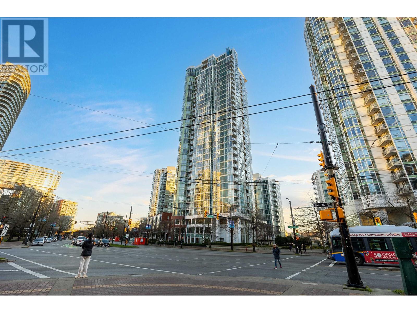 Listing Picture 20 of 21 : 2702 193 AQUARIUS MEWS, Vancouver / 溫哥華 - 魯藝地產 Yvonne Lu Group - MLS Medallion Club Member