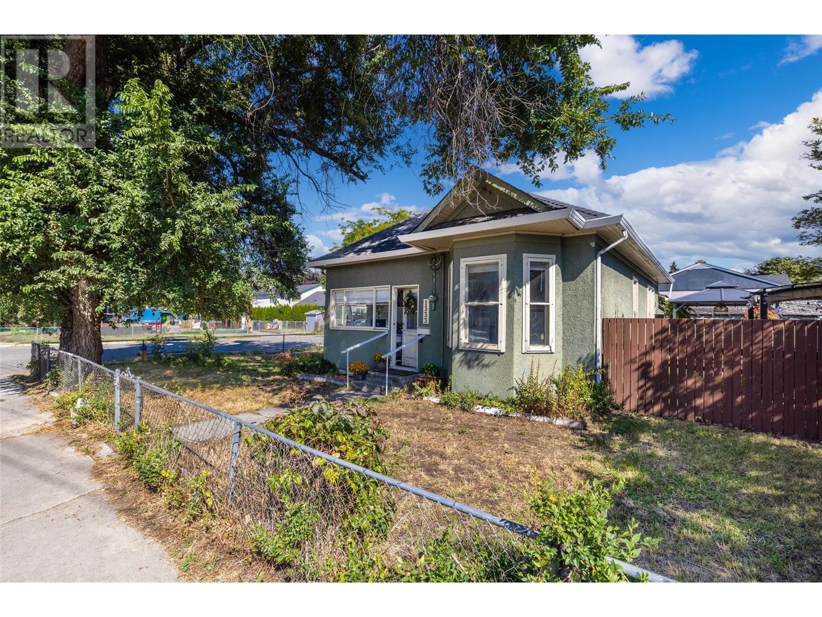 Property at 1333 Richter Street image 3