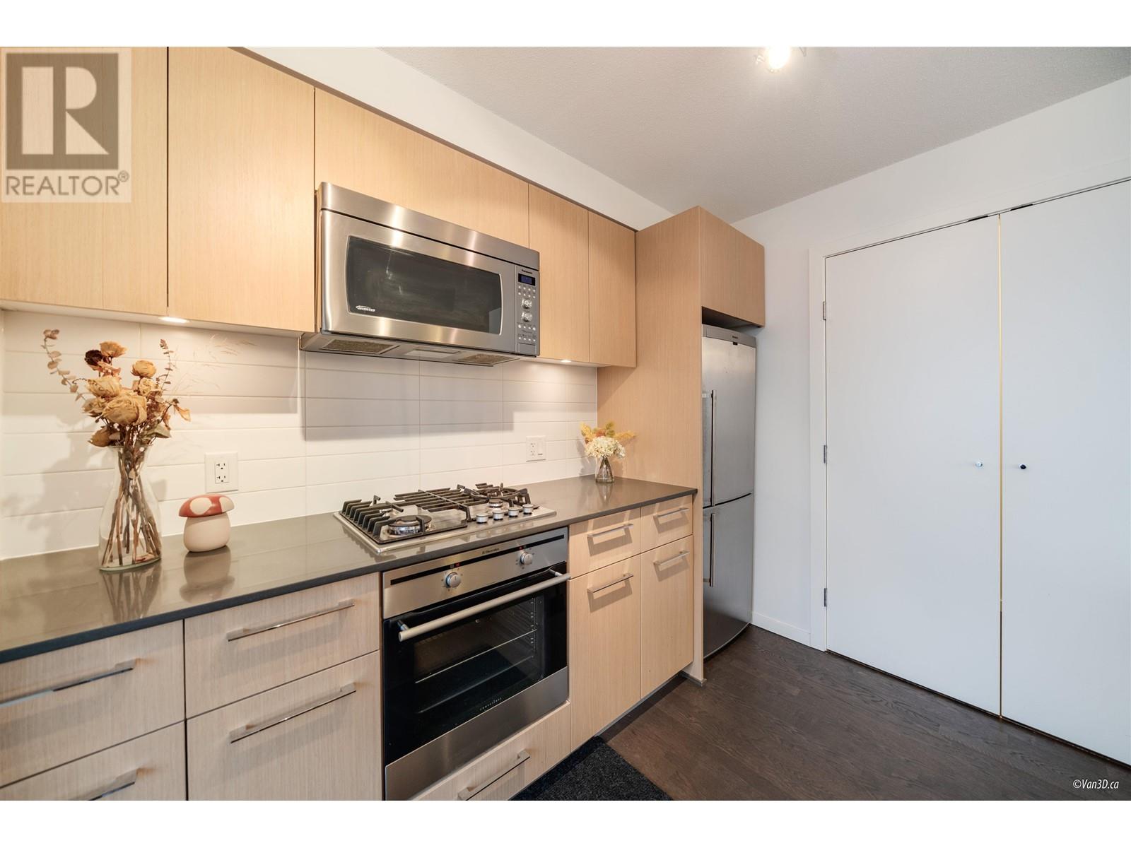 Listing Picture 15 of 27 : 706 7979 FIRBRIDGE WAY, Richmond / 烈治文 - 魯藝地產 Yvonne Lu Group - MLS Medallion Club Member