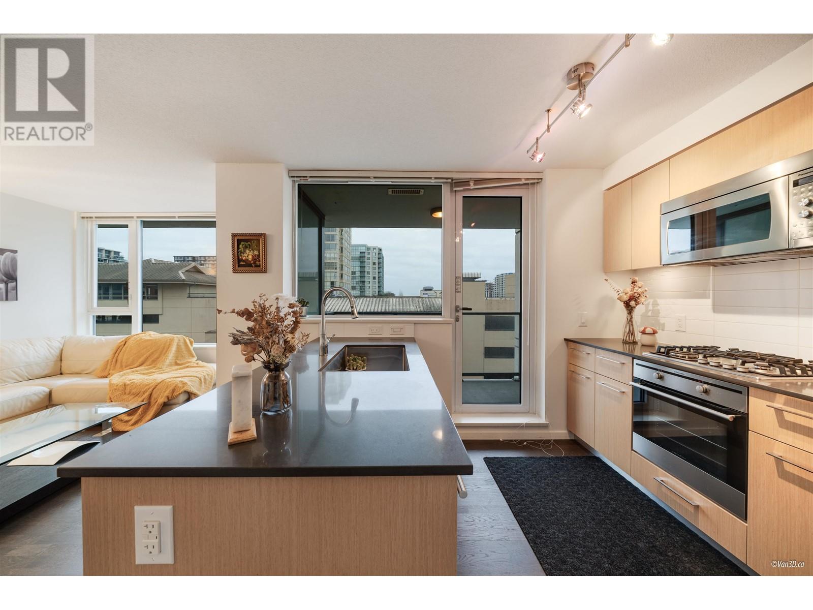 Listing Picture 13 of 27 : 706 7979 FIRBRIDGE WAY, Richmond / 烈治文 - 魯藝地產 Yvonne Lu Group - MLS Medallion Club Member