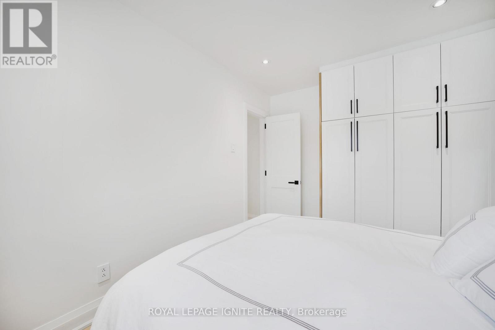 161 Regent Road, Toronto, Ontario  M3K 1H6 - Photo 17 - W11988310