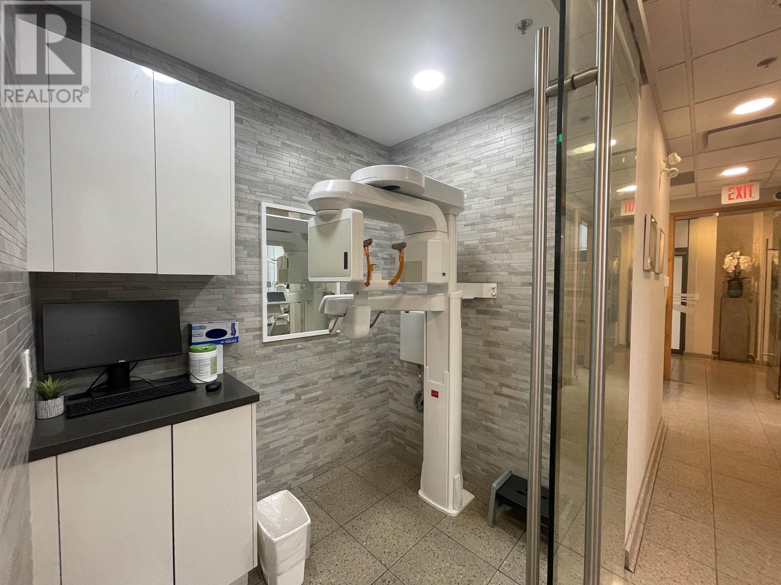 132, 134, 136 E Esplanade Avenue, North Vancouver, British Columbia  V7L 4X9 - Photo 13 - C8066898