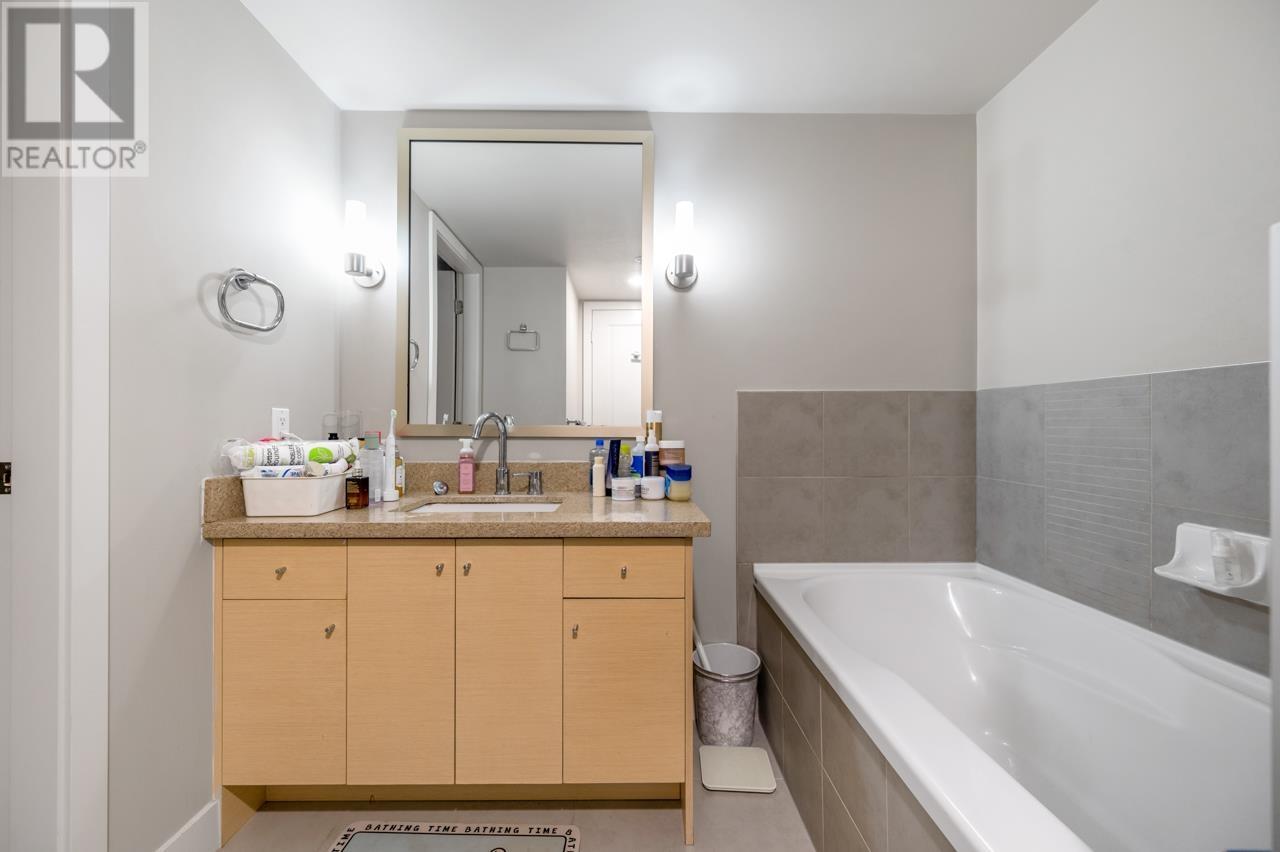 Listing Picture 17 of 26 : 1608 6333 KATSURA STREET, Richmond / 烈治文 - 魯藝地產 Yvonne Lu Group - MLS Medallion Club Member