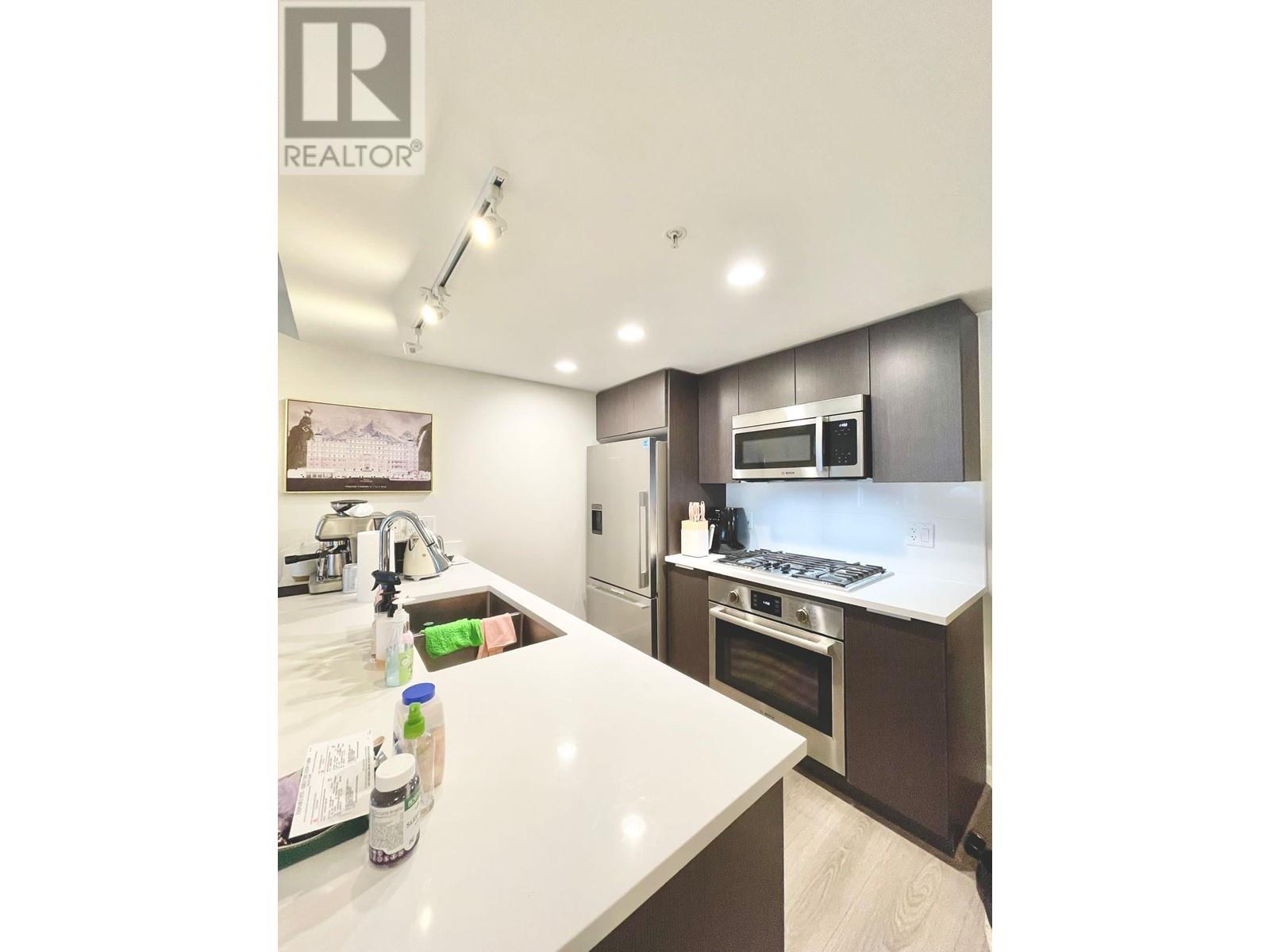 Listing Picture 5 of 11 : 705 8699 HAZELBRIDGE WAY, Richmond / 烈治文 - 魯藝地產 Yvonne Lu Group - MLS Medallion Club Member