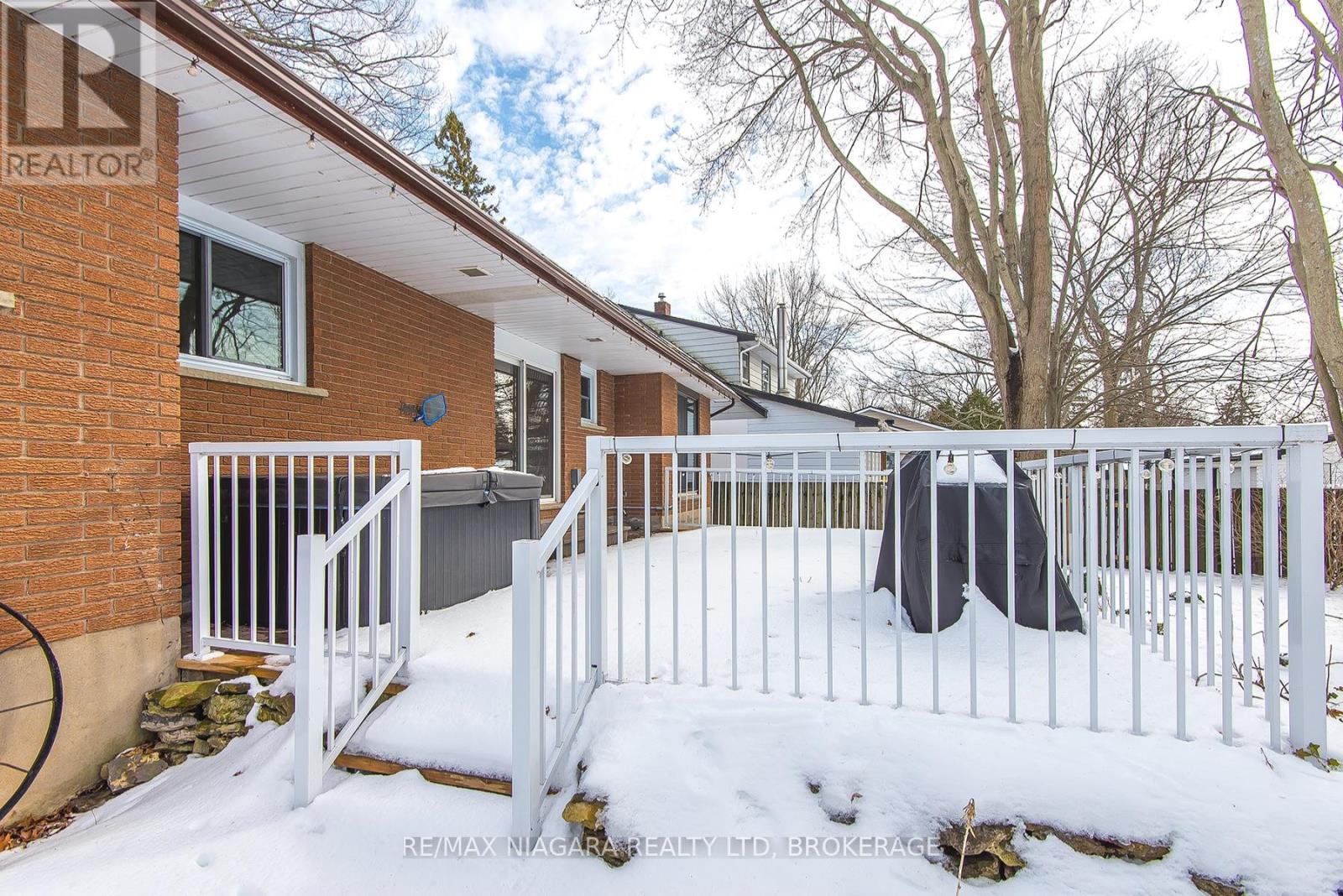 18 Oakridge Crescent, Port Colborne, Ontario  L3K 2T4 - Photo 7 - X11988363