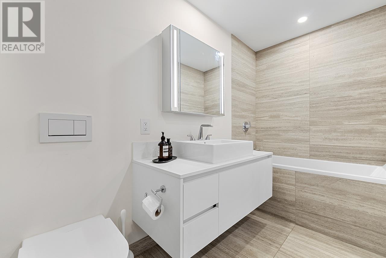 Listing Picture 14 of 25 : 1106 1480 HOWE STREET, Vancouver / 溫哥華 - 魯藝地產 Yvonne Lu Group - MLS Medallion Club Member