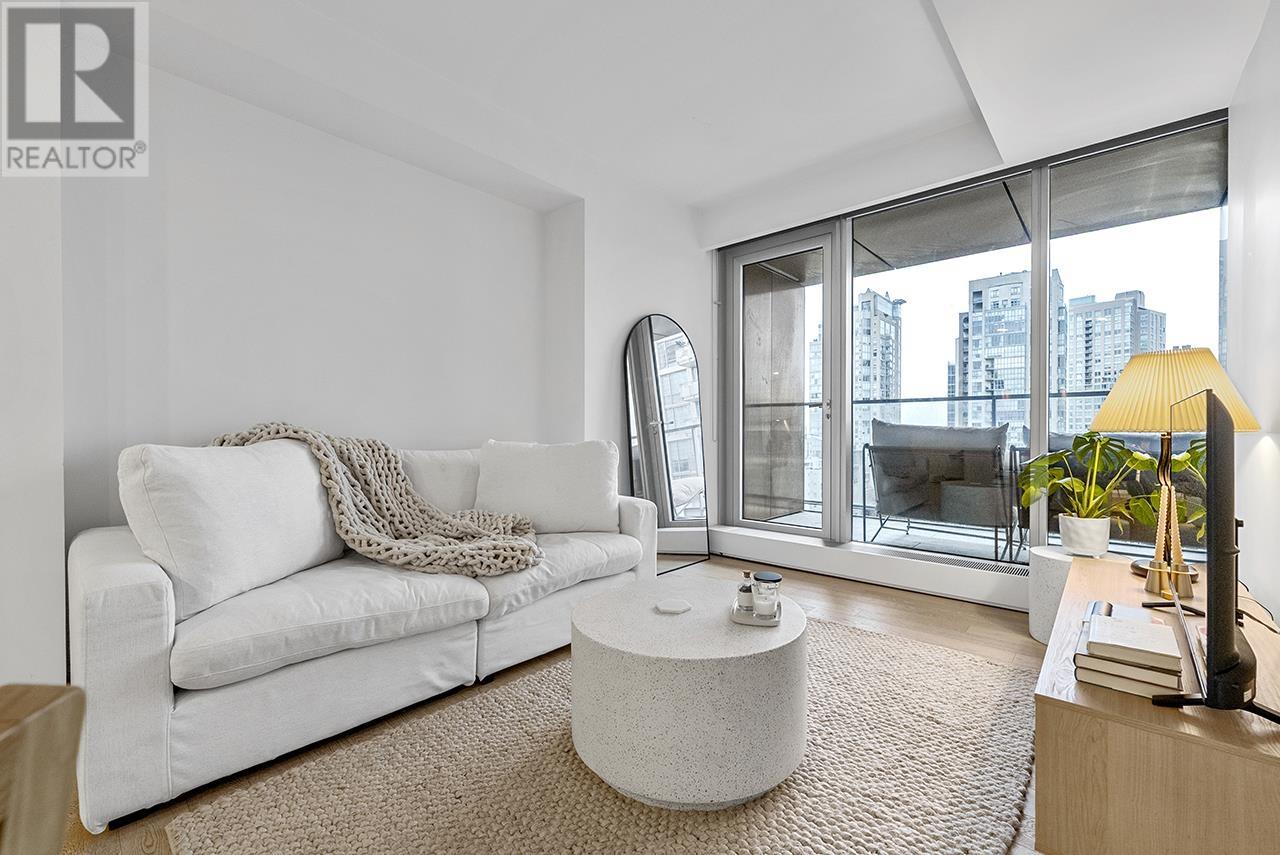 Listing Picture 6 of 25 : 1106 1480 HOWE STREET, Vancouver / 溫哥華 - 魯藝地產 Yvonne Lu Group - MLS Medallion Club Member