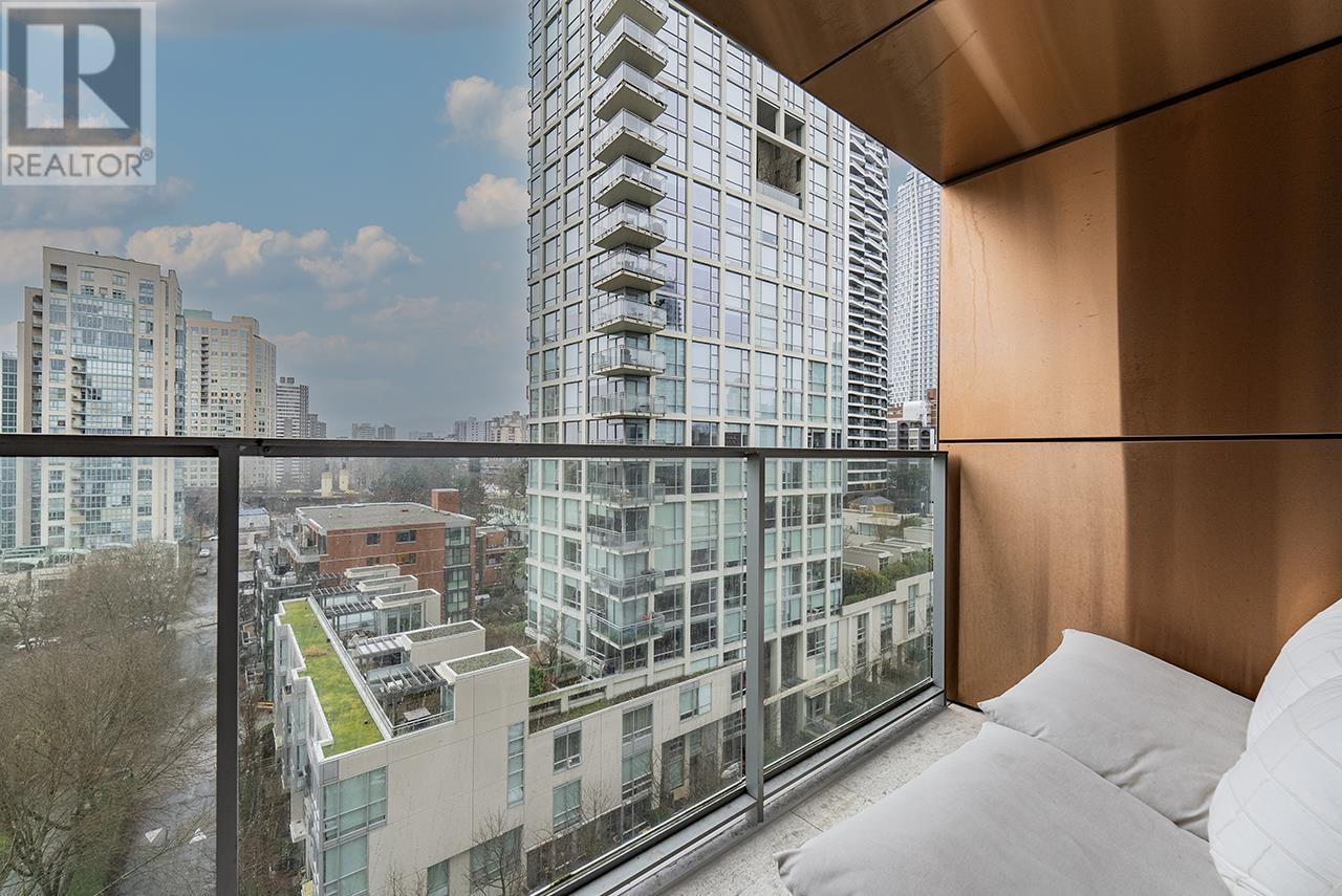 Listing Picture 19 of 25 : 1106 1480 HOWE STREET, Vancouver / 溫哥華 - 魯藝地產 Yvonne Lu Group - MLS Medallion Club Member