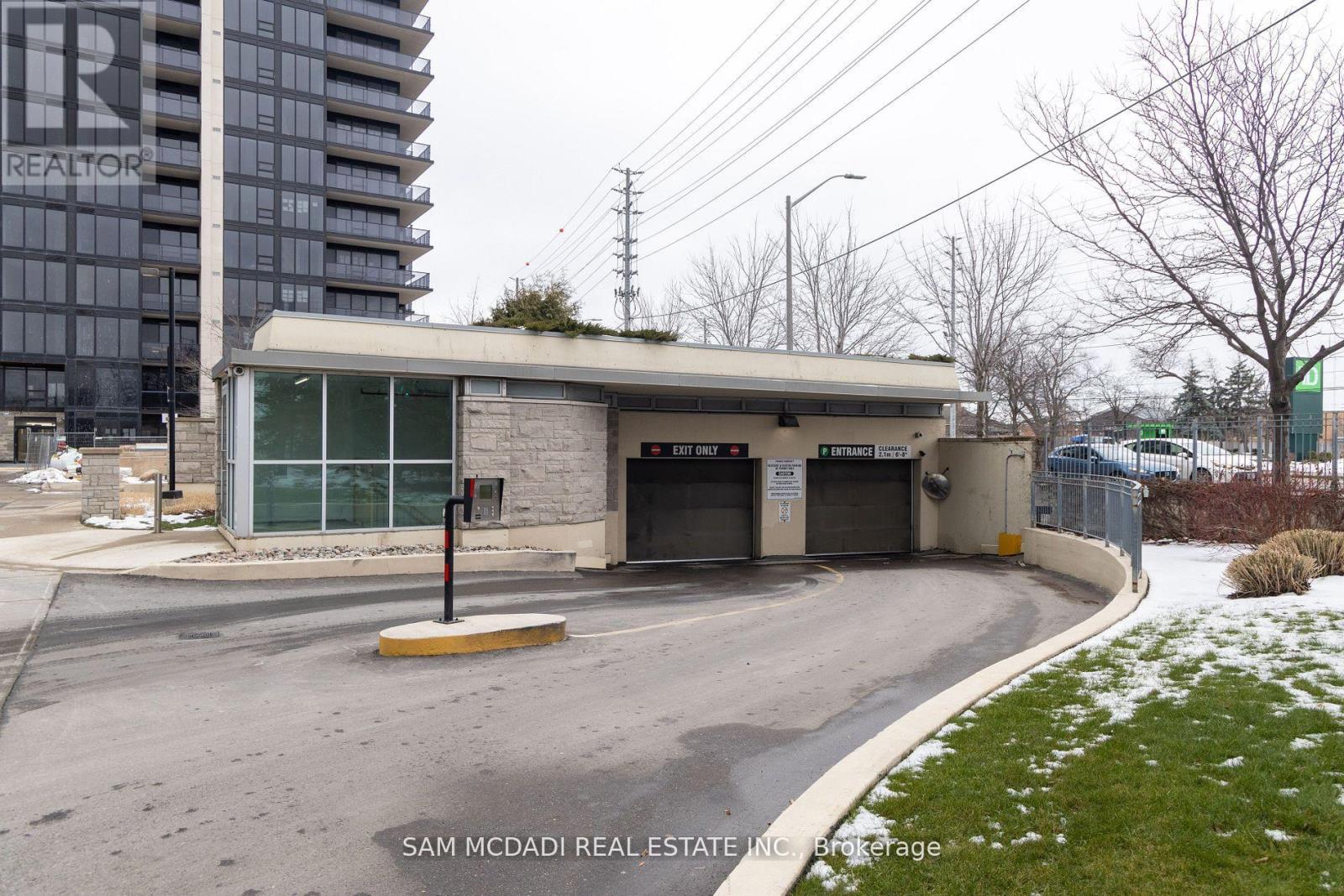 312 - 1035 Southdown Road, Mississauga, Ontario  L5J 0A2 - Photo 3 - W11988374