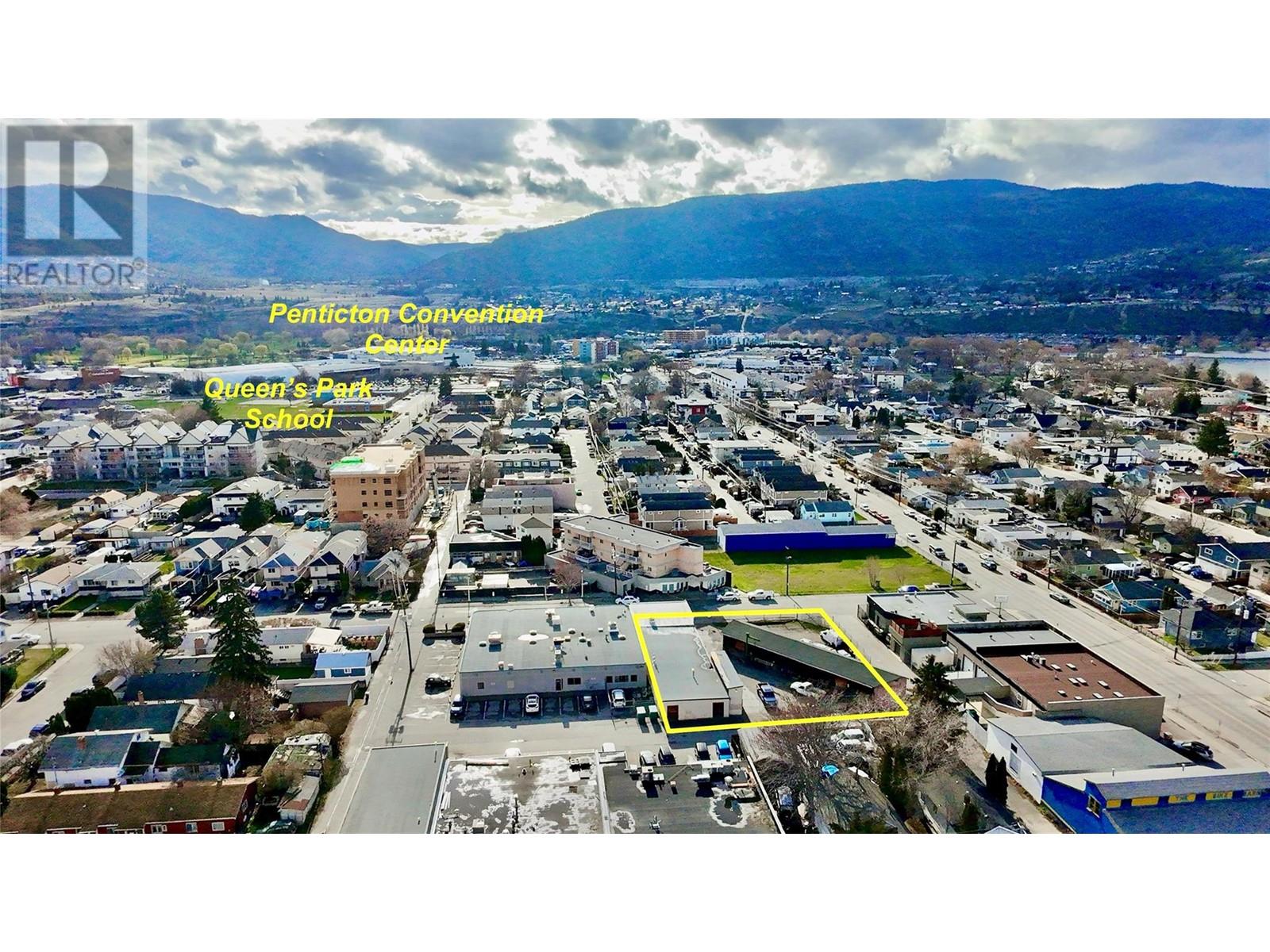 242 Haynes Street, Penticton, British Columbia  V2A 5R9 - Photo 5 - 10336628