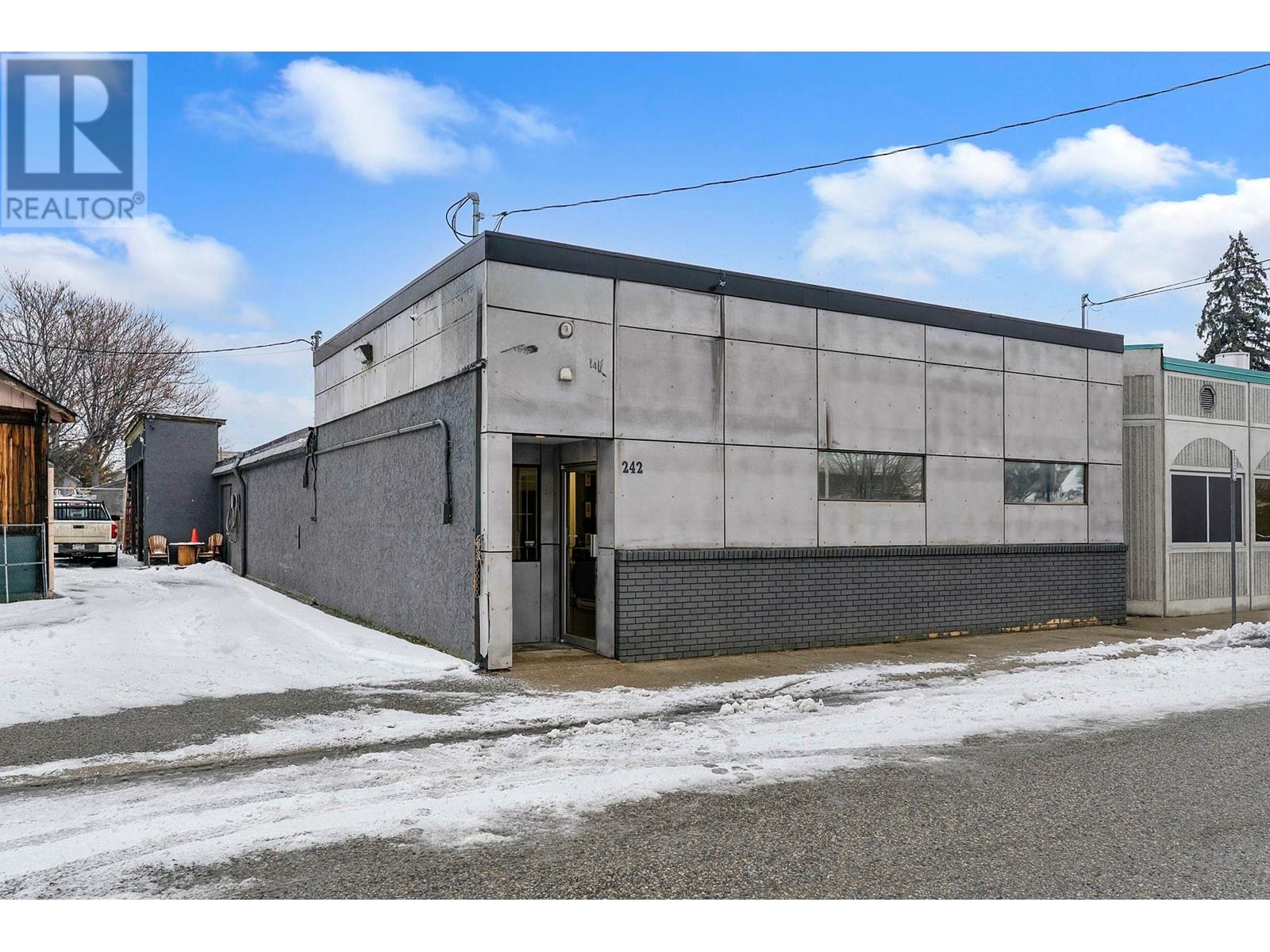 242 Haynes Street, Penticton, British Columbia  V2A 5R9 - Photo 6 - 10336628