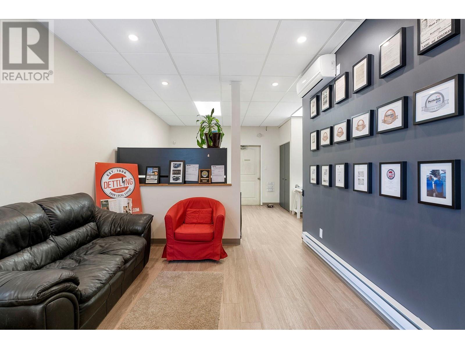 242 Haynes Street, Penticton, British Columbia  V2A 5R9 - Photo 8 - 10336628