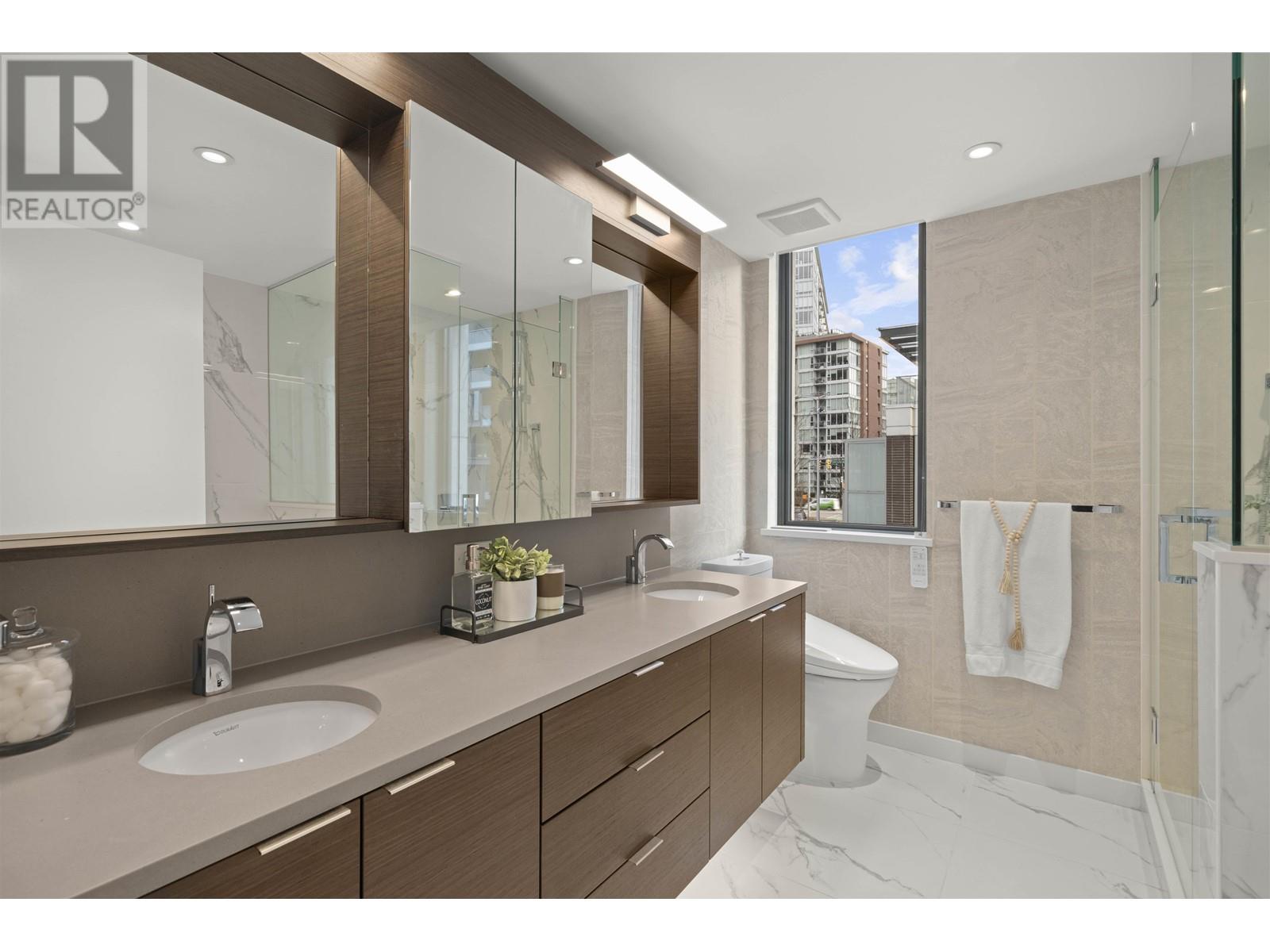 Listing Picture 19 of 40 : 1672 PULLMAN PORTER STREET, Vancouver / 溫哥華 - 魯藝地產 Yvonne Lu Group - MLS Medallion Club Member