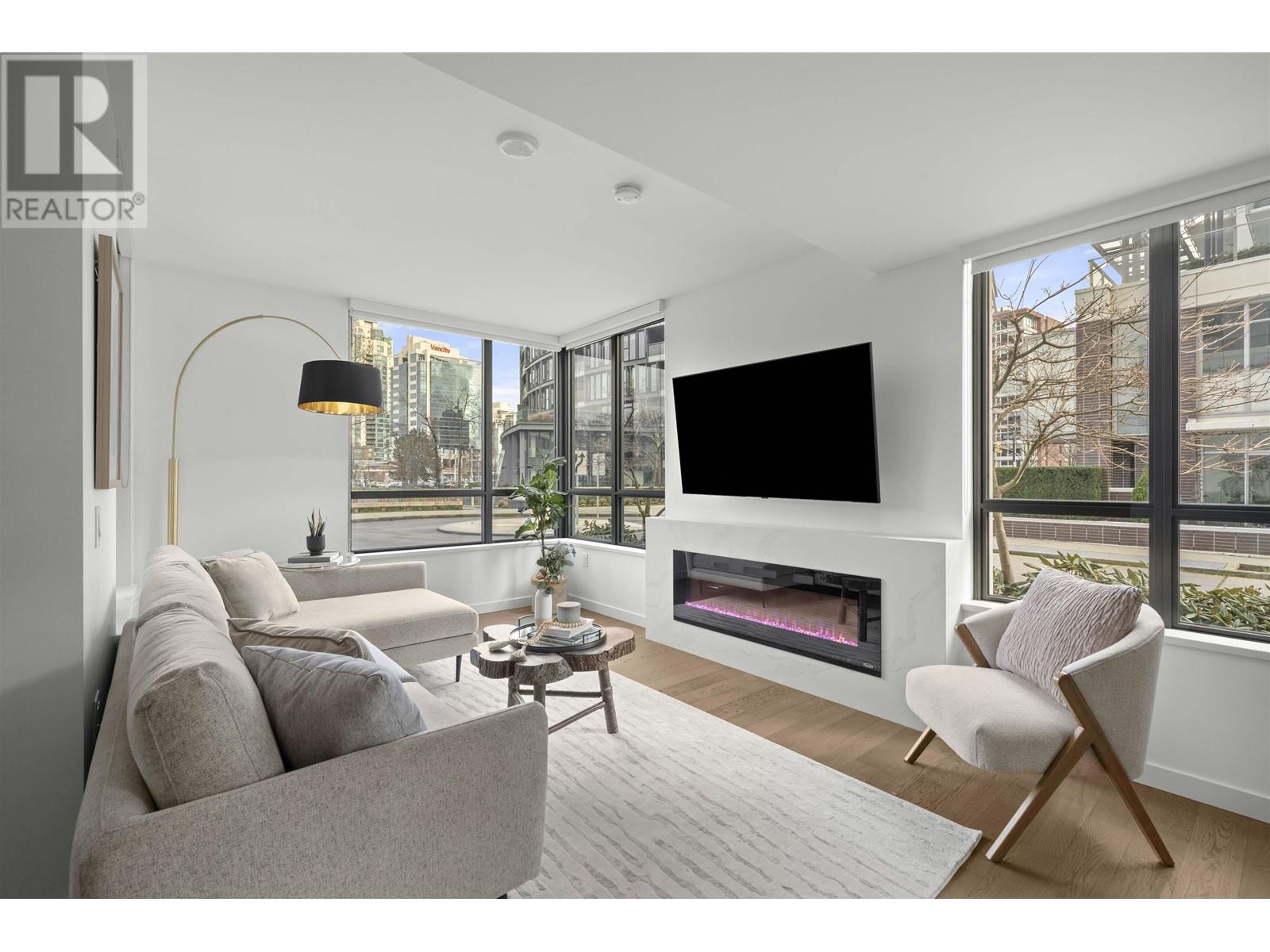 Listing Picture 3 of 40 : 1672 PULLMAN PORTER STREET, Vancouver / 溫哥華 - 魯藝地產 Yvonne Lu Group - MLS Medallion Club Member