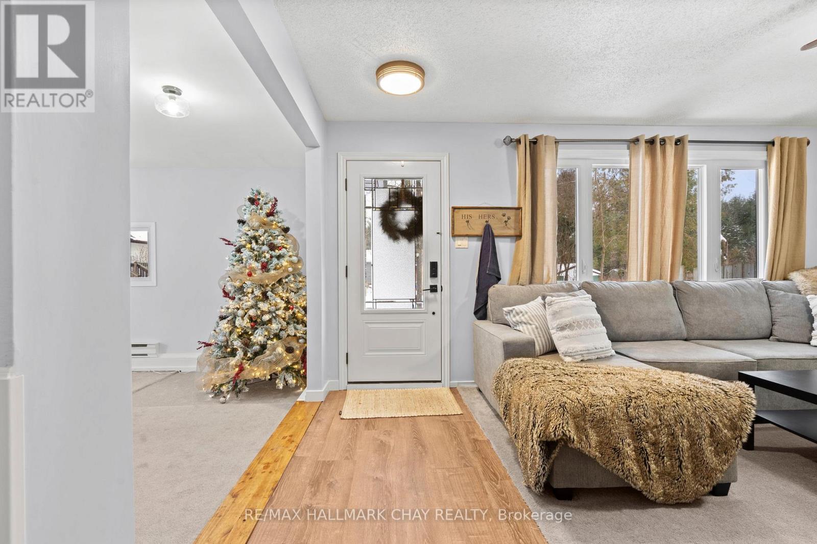 Property at 731 PINEGROVE AVENUE image 3