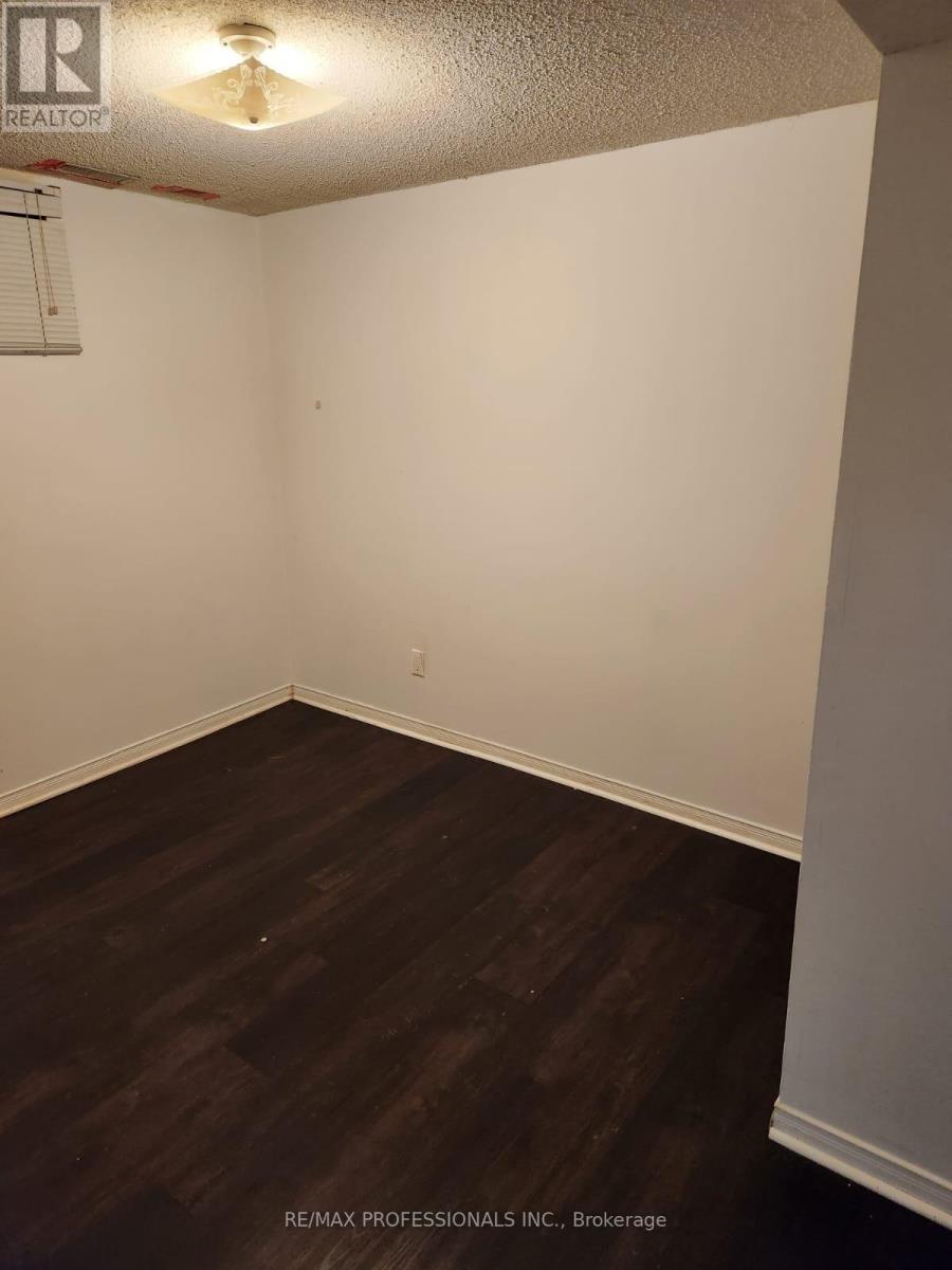7 Mulock Avenue, Toronto, Ontario  M6N 3C3 - Photo 8 - W11988385
