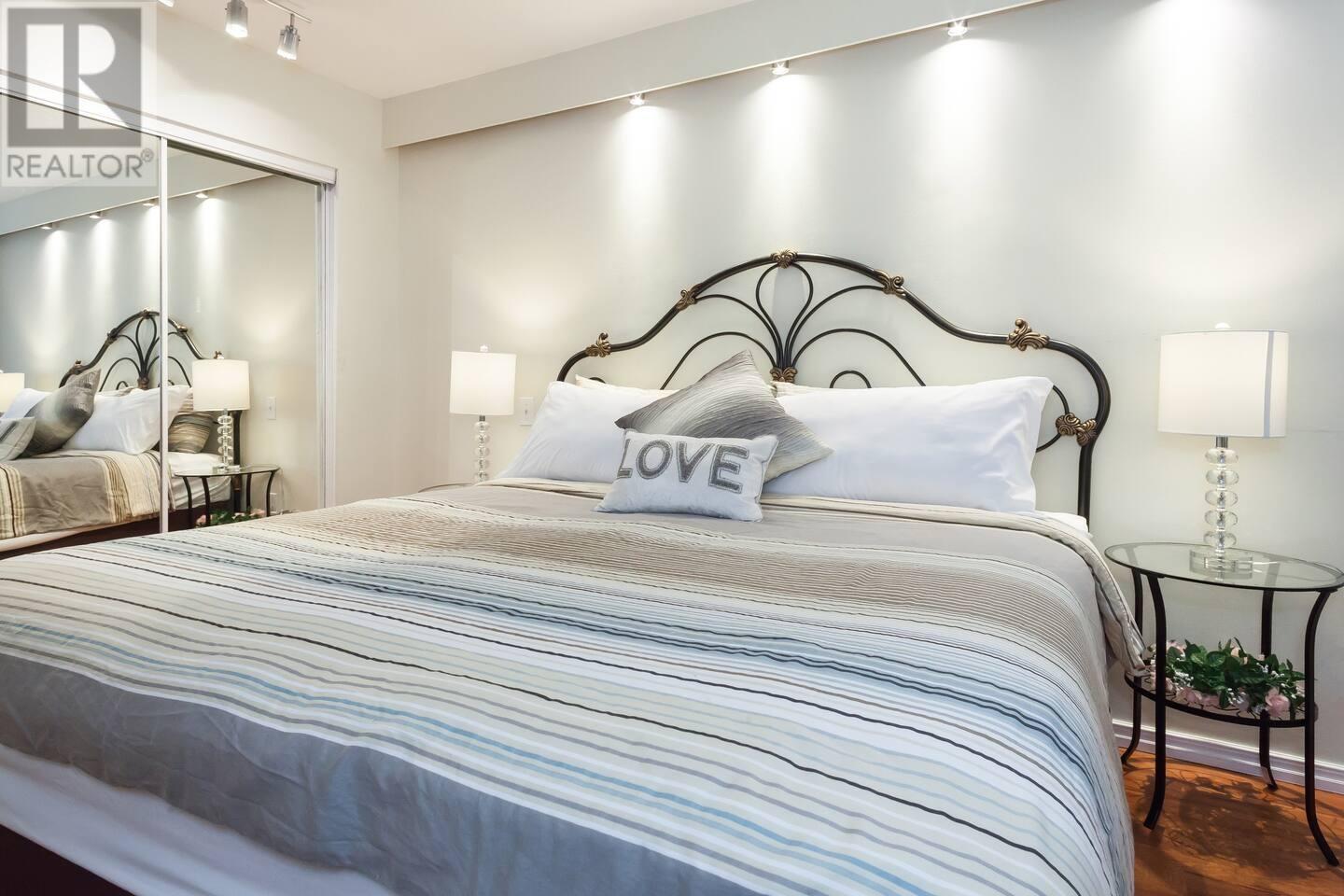 Listing Picture 12 of 13 : 4 1101 W 8TH AVENUE, Vancouver / 溫哥華 - 魯藝地產 Yvonne Lu Group - MLS Medallion Club Member