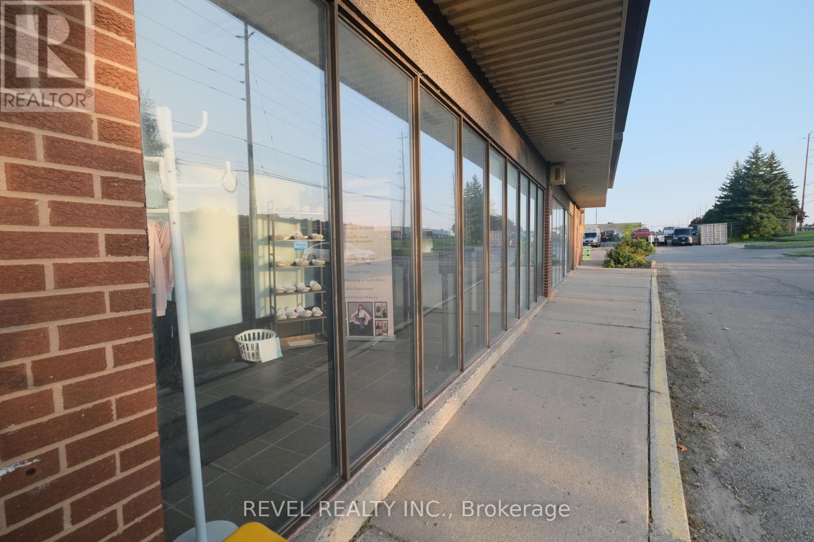 350 Wentworth Street E, Oshawa, Ontario  L1H 7R7 - Photo 3 - E11988412