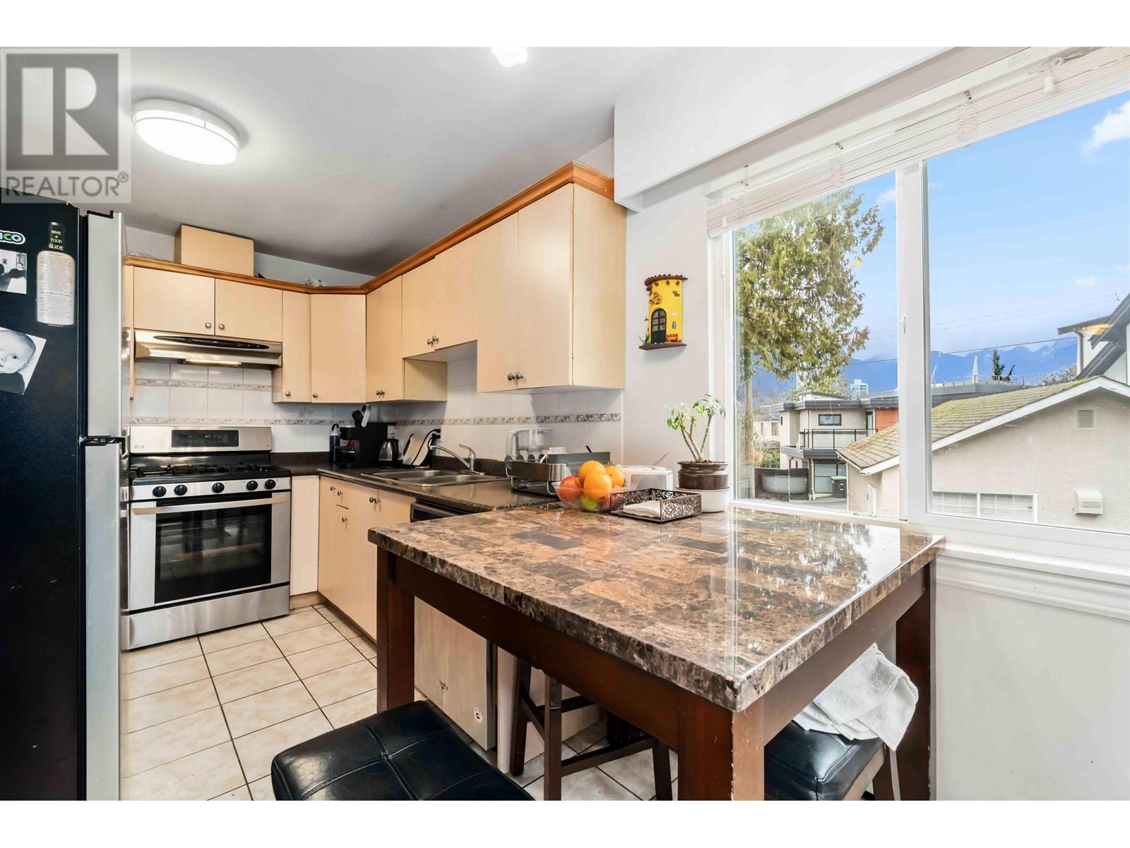 Listing Picture 7 of 23 : 3597 HAIDA DRIVE, Vancouver / 溫哥華 - 魯藝地產 Yvonne Lu Group - MLS Medallion Club Member