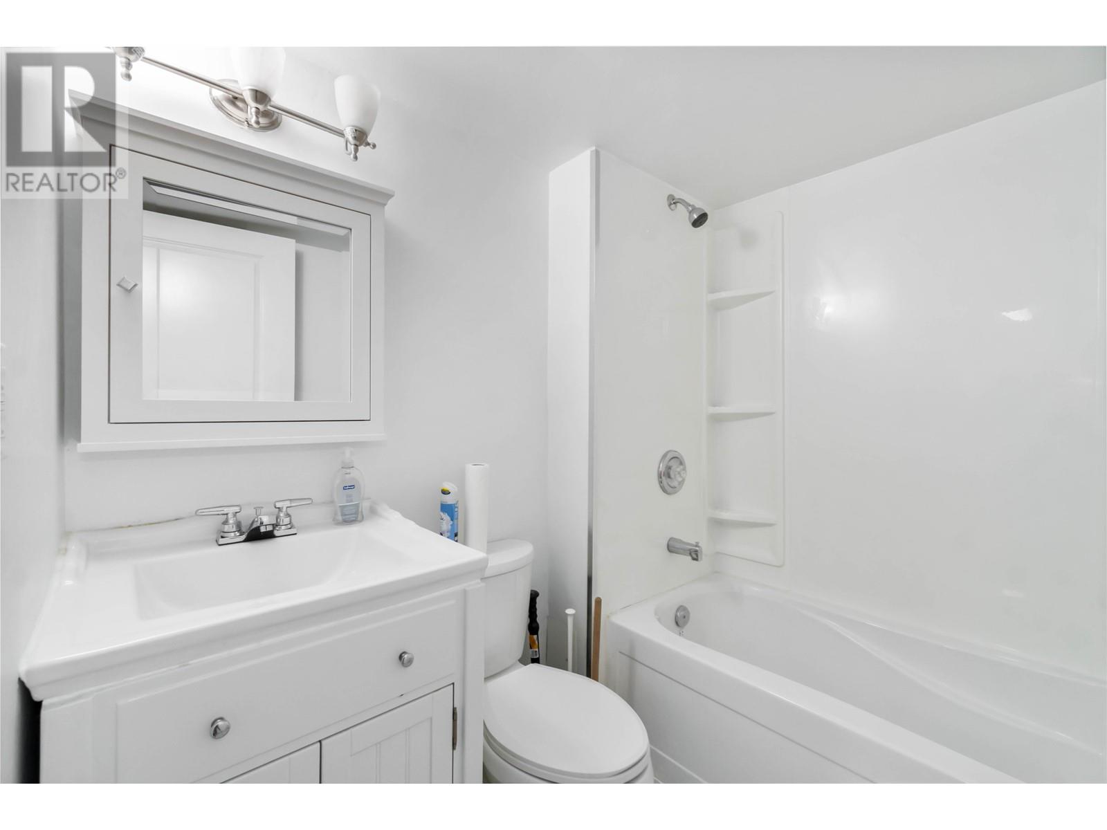 Listing Picture 18 of 23 : 3597 HAIDA DRIVE, Vancouver / 溫哥華 - 魯藝地產 Yvonne Lu Group - MLS Medallion Club Member