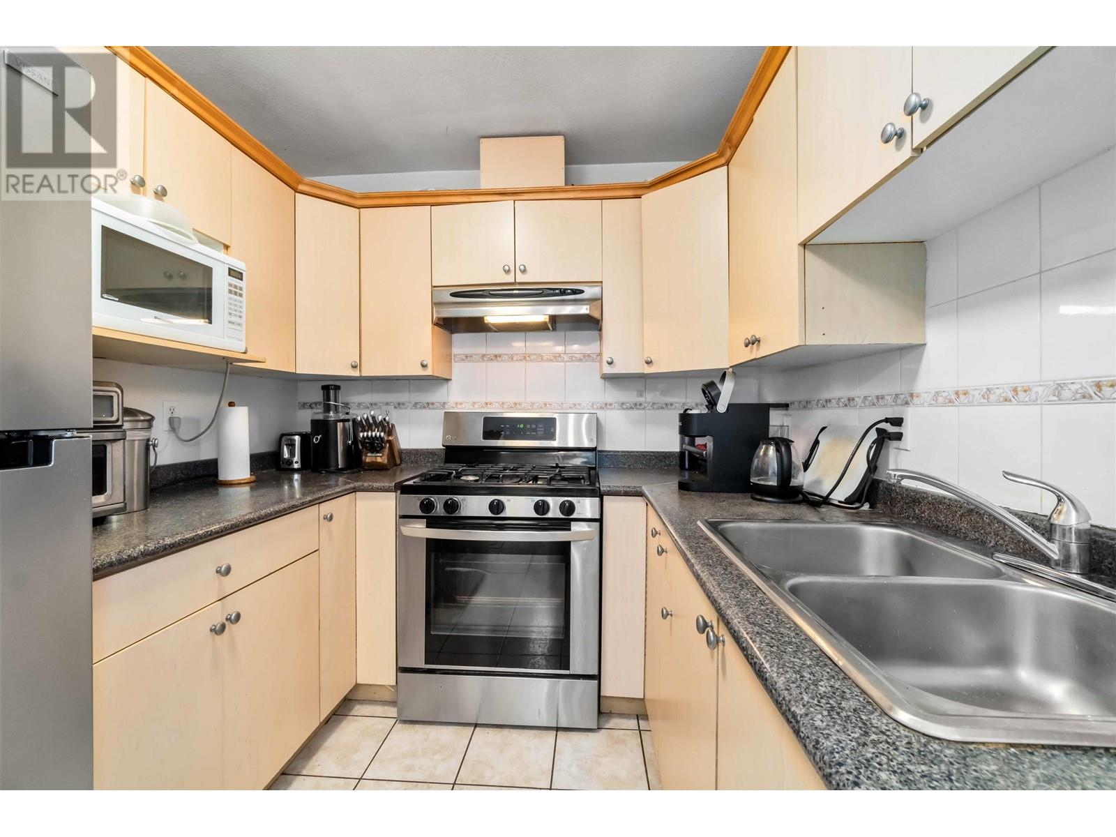 Listing Picture 8 of 23 : 3597 HAIDA DRIVE, Vancouver / 溫哥華 - 魯藝地產 Yvonne Lu Group - MLS Medallion Club Member