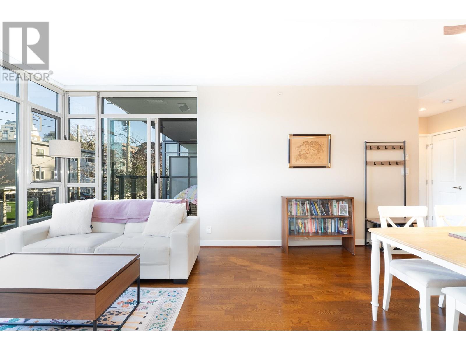 Listing Picture 10 of 25 : 203 1333 W 11TH AVENUE, Vancouver / 溫哥華 - 魯藝地產 Yvonne Lu Group - MLS Medallion Club Member