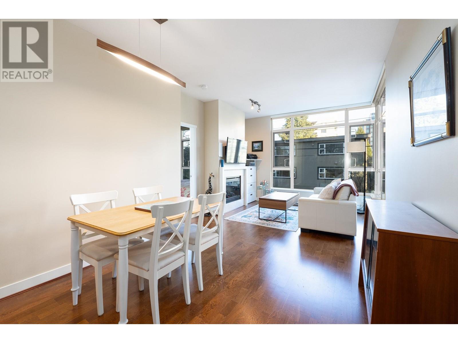 Listing Picture 11 of 25 : 203 1333 W 11TH AVENUE, Vancouver / 溫哥華 - 魯藝地產 Yvonne Lu Group - MLS Medallion Club Member