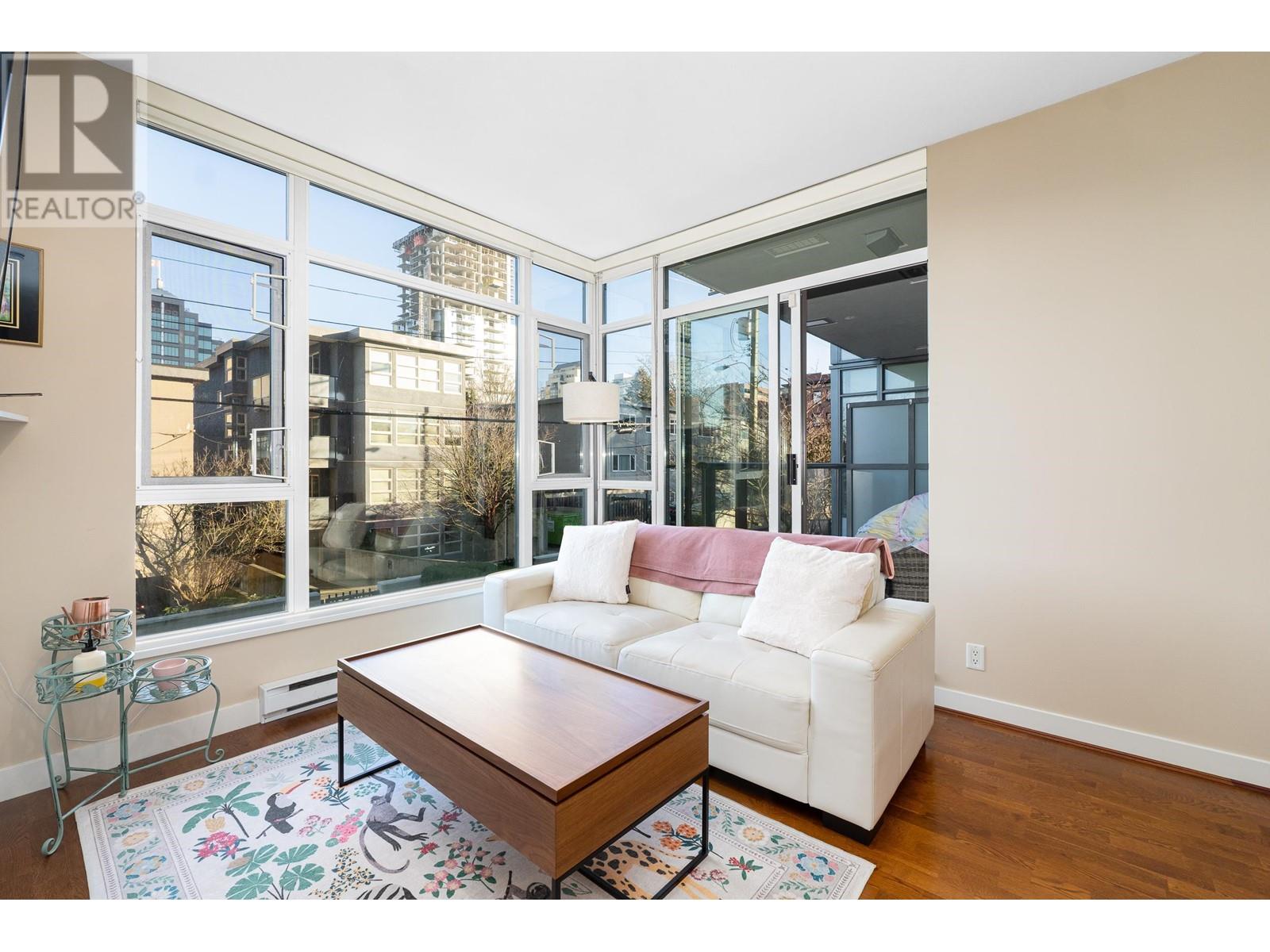 Listing Picture 13 of 25 : 203 1333 W 11TH AVENUE, Vancouver / 溫哥華 - 魯藝地產 Yvonne Lu Group - MLS Medallion Club Member