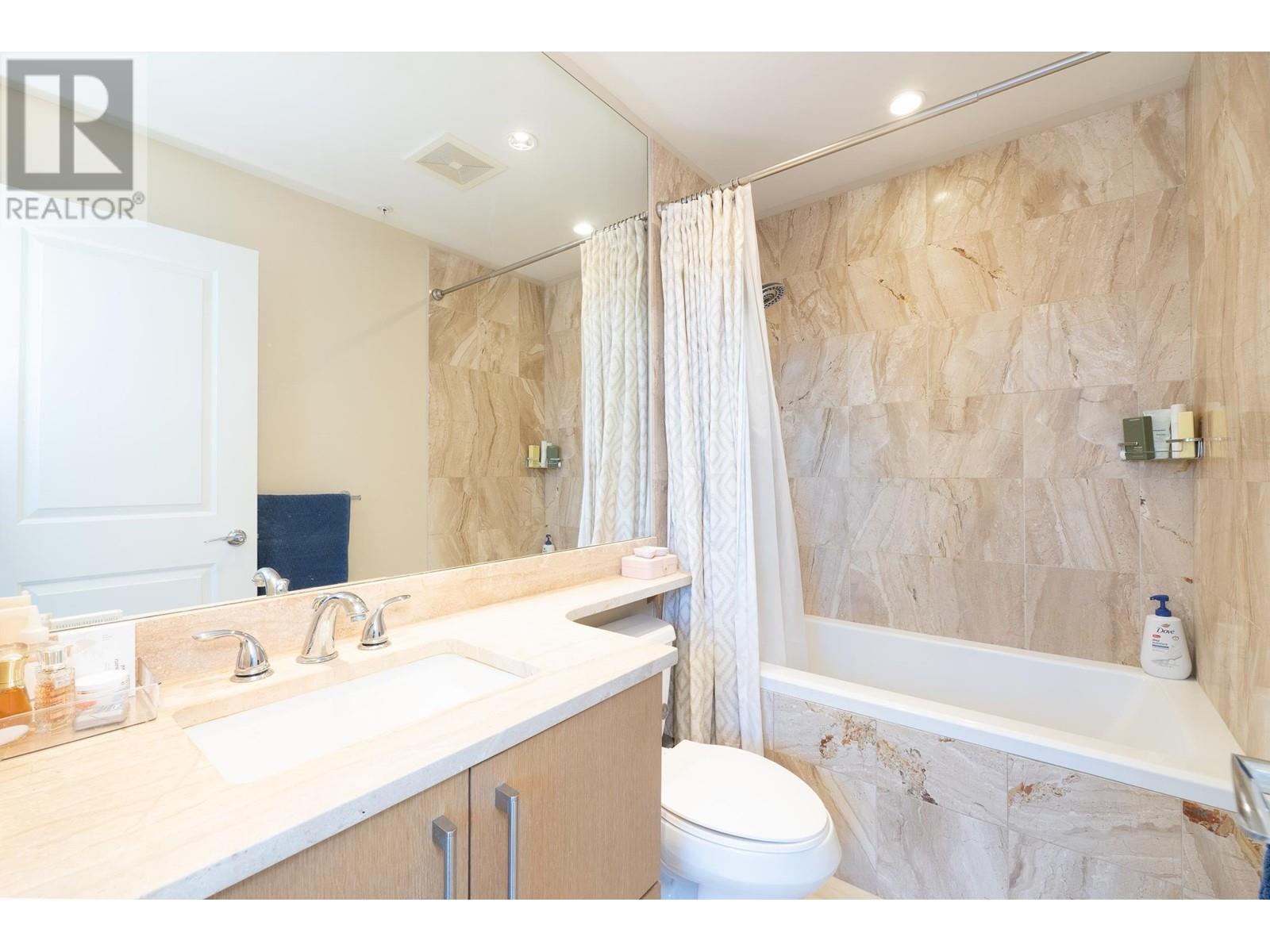 Listing Picture 15 of 25 : 203 1333 W 11TH AVENUE, Vancouver / 溫哥華 - 魯藝地產 Yvonne Lu Group - MLS Medallion Club Member