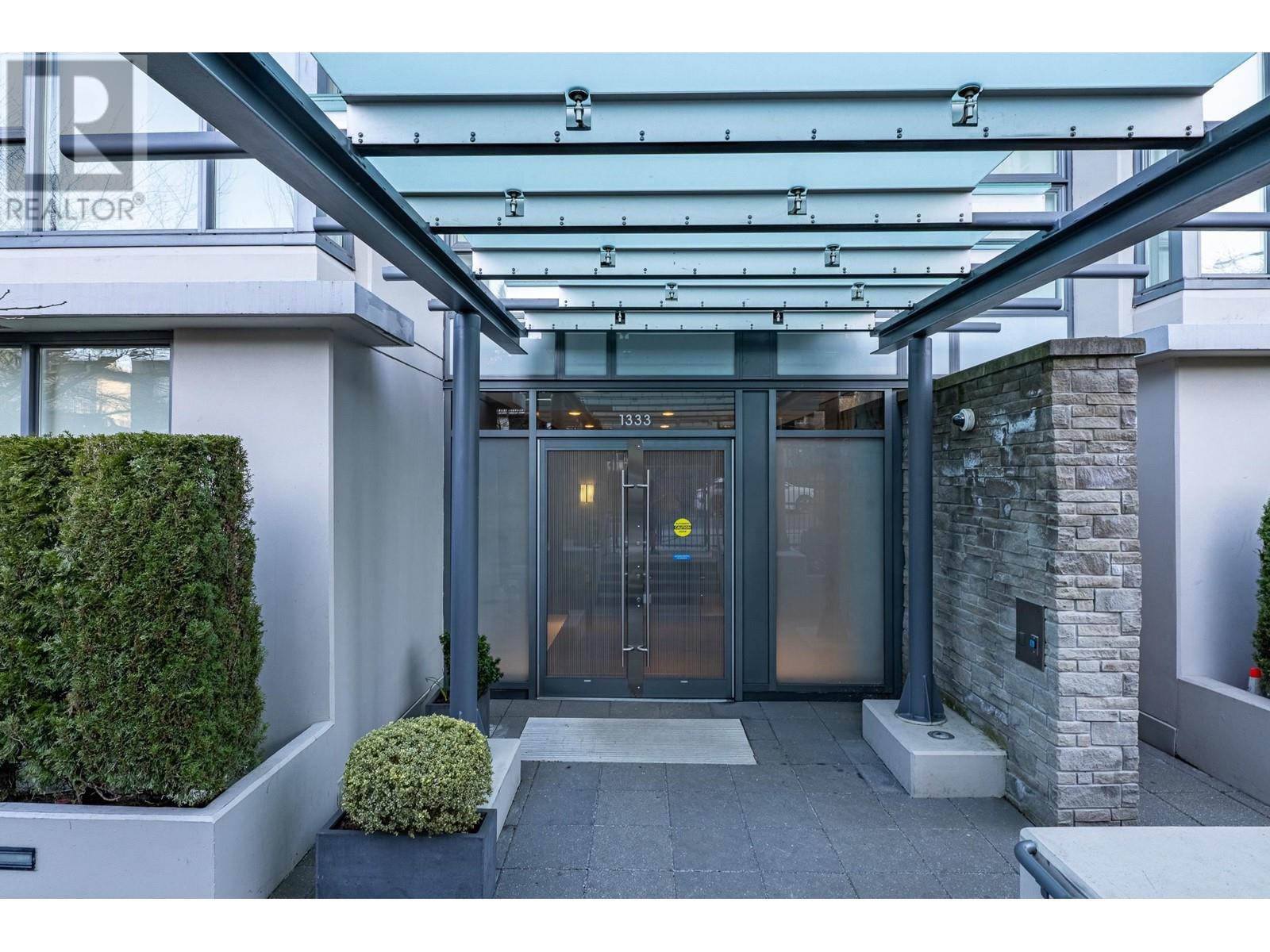 Listing Picture 3 of 25 : 203 1333 W 11TH AVENUE, Vancouver / 溫哥華 - 魯藝地產 Yvonne Lu Group - MLS Medallion Club Member