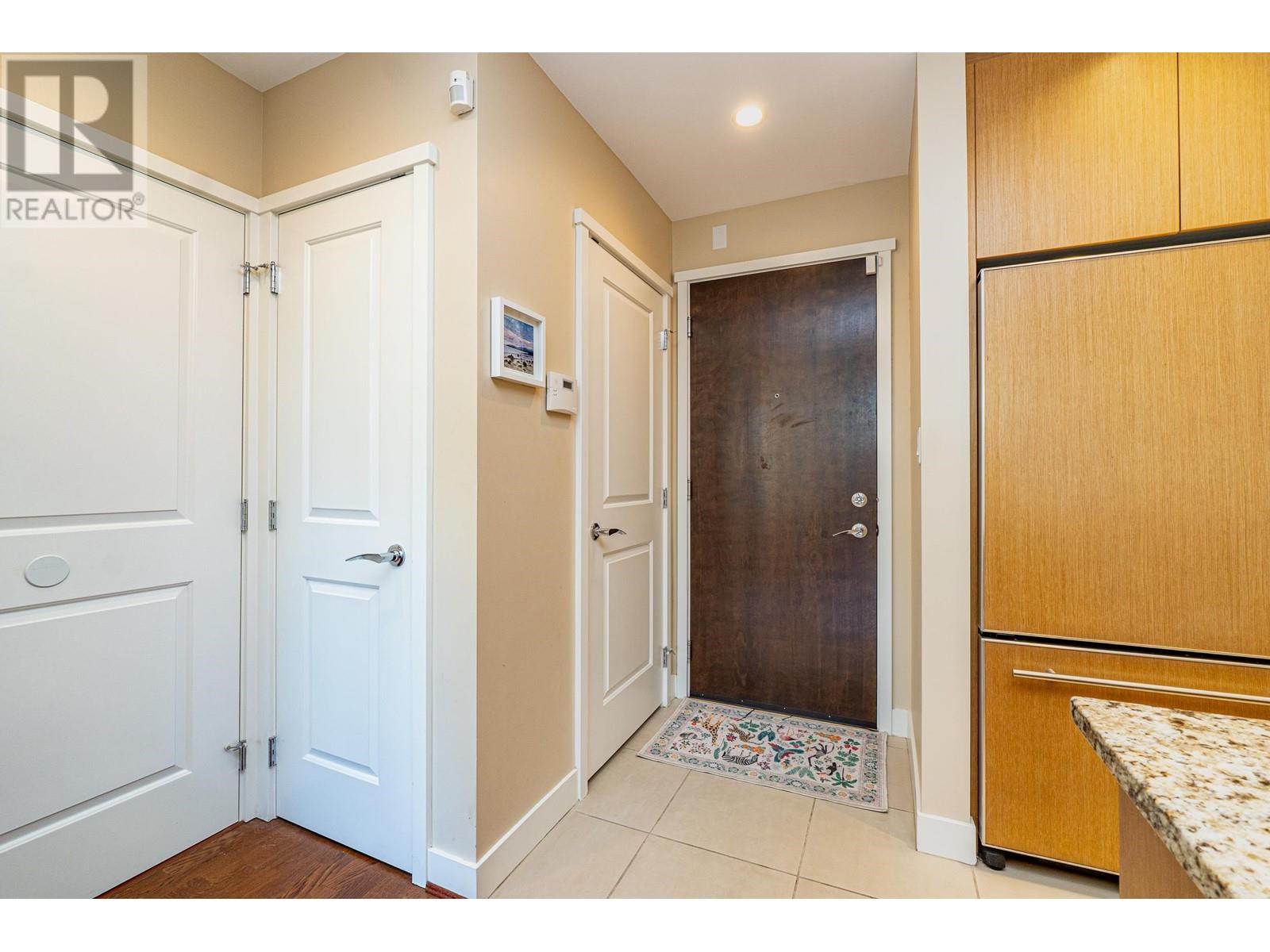 Listing Picture 5 of 25 : 203 1333 W 11TH AVENUE, Vancouver / 溫哥華 - 魯藝地產 Yvonne Lu Group - MLS Medallion Club Member