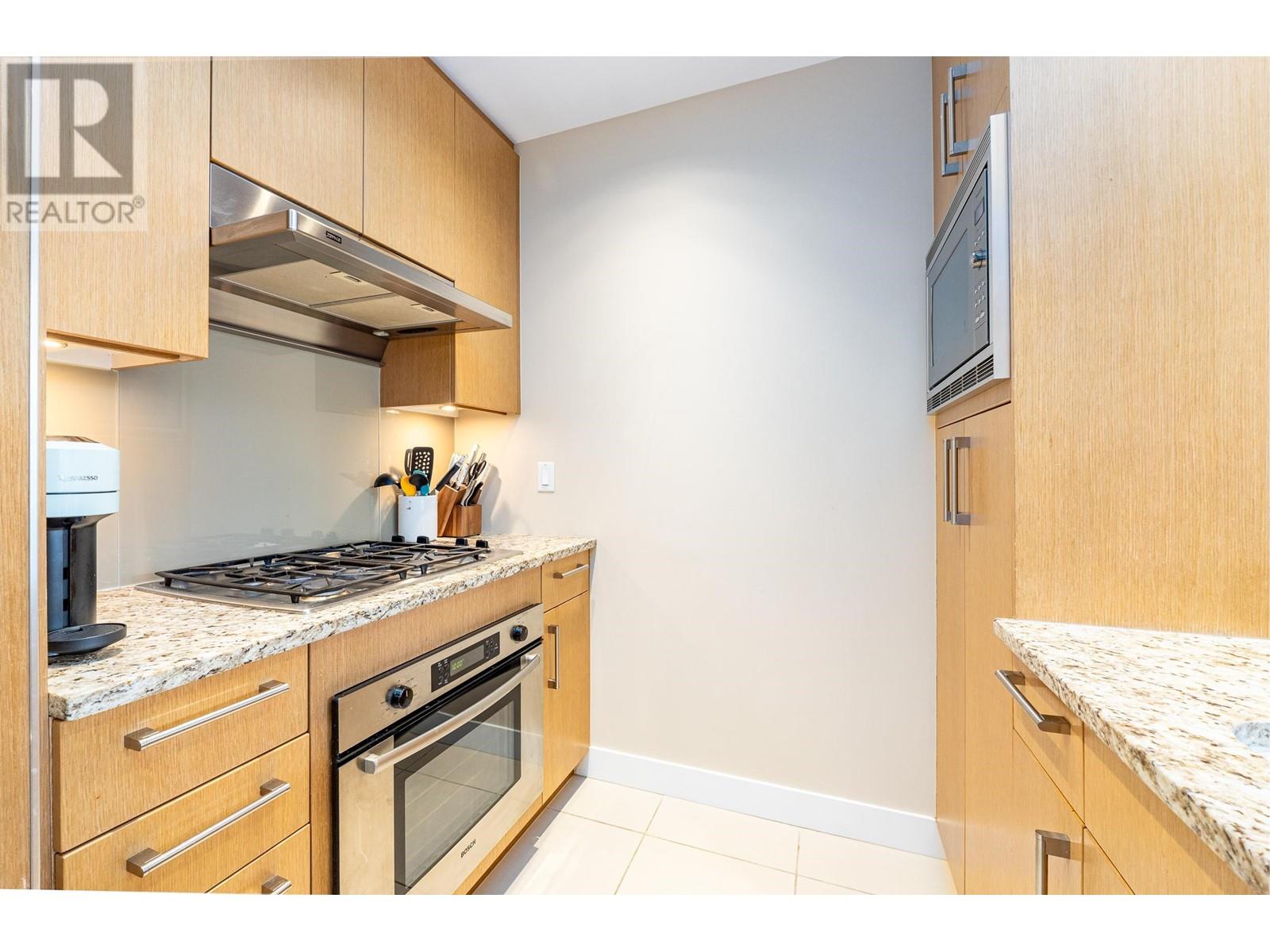 Listing Picture 6 of 25 : 203 1333 W 11TH AVENUE, Vancouver / 溫哥華 - 魯藝地產 Yvonne Lu Group - MLS Medallion Club Member