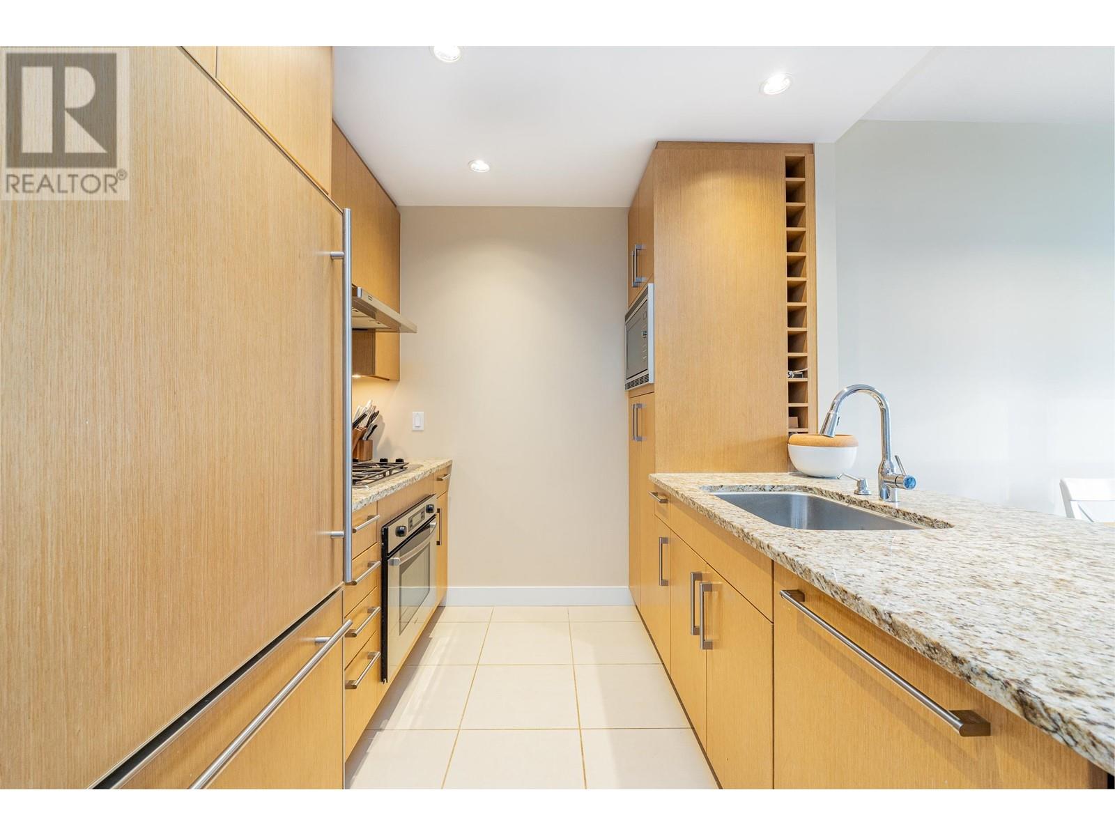 Listing Picture 7 of 25 : 203 1333 W 11TH AVENUE, Vancouver / 溫哥華 - 魯藝地產 Yvonne Lu Group - MLS Medallion Club Member