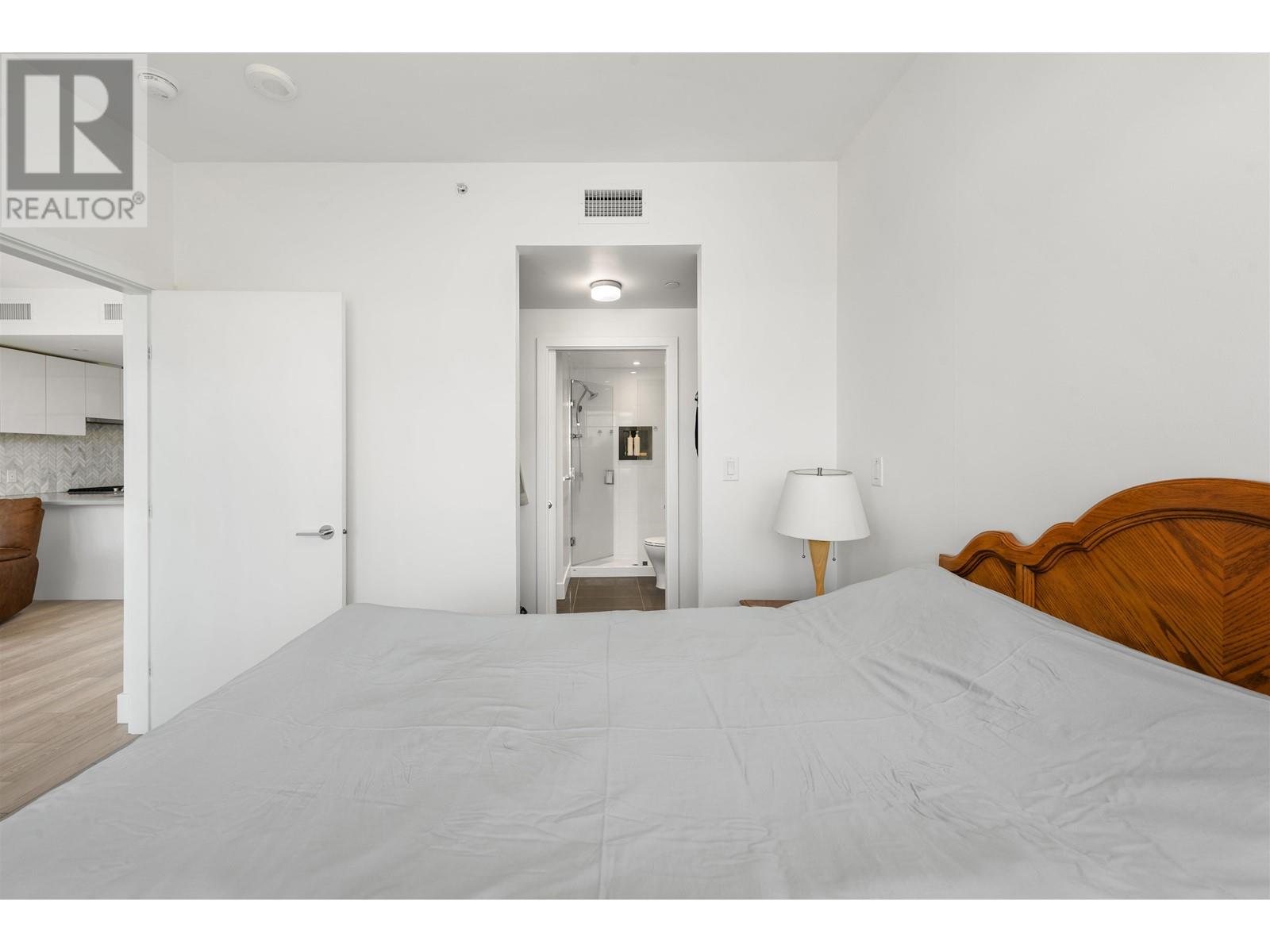 Listing Picture 13 of 28 : 808 8570 RIVERGRASS DRIVE, Vancouver / 溫哥華 - 魯藝地產 Yvonne Lu Group - MLS Medallion Club Member