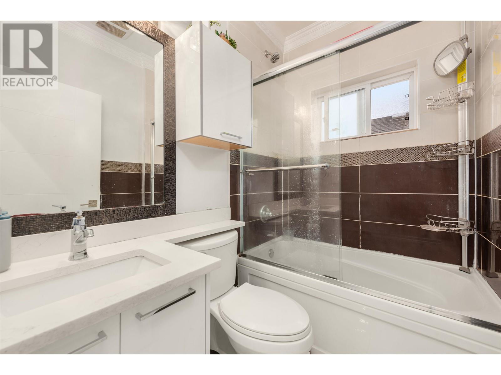 Listing Picture 12 of 16 : 765 SKEENA STREET, Vancouver / 溫哥華 - 魯藝地產 Yvonne Lu Group - MLS Medallion Club Member