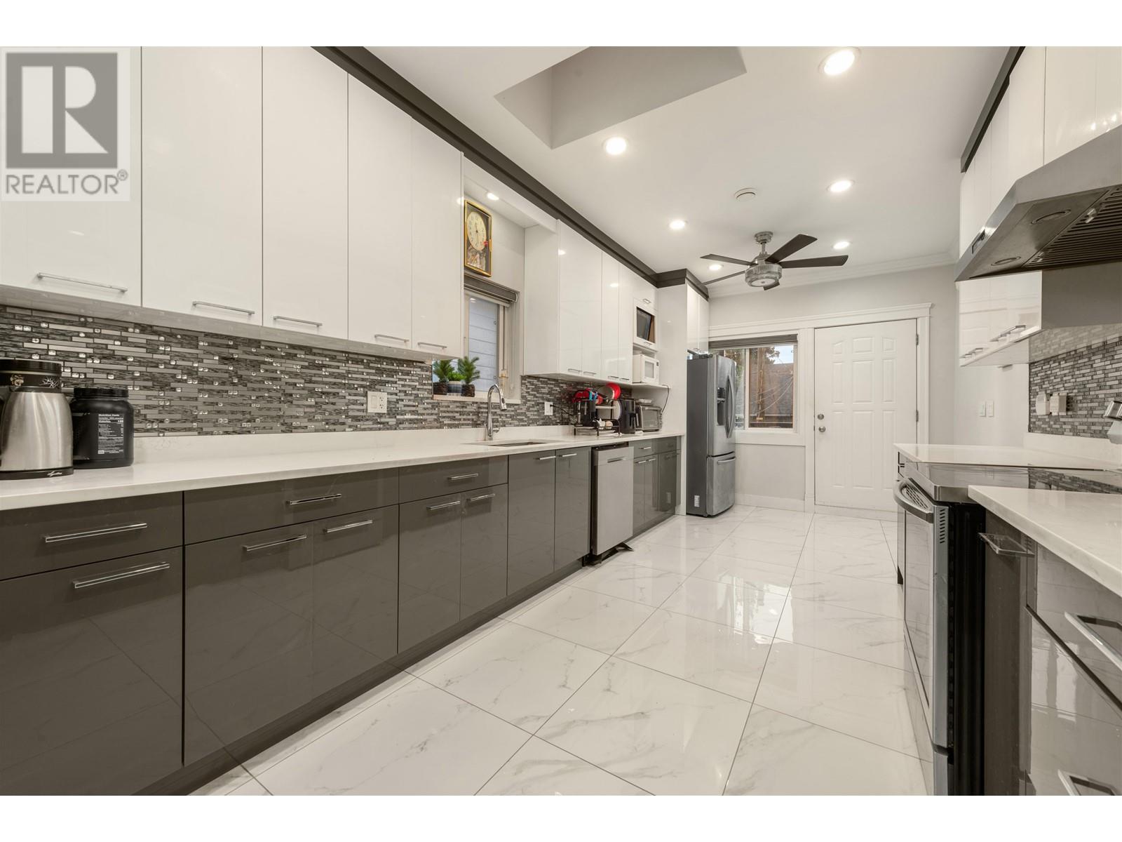 Listing Picture 9 of 16 : 765 SKEENA STREET, Vancouver / 溫哥華 - 魯藝地產 Yvonne Lu Group - MLS Medallion Club Member