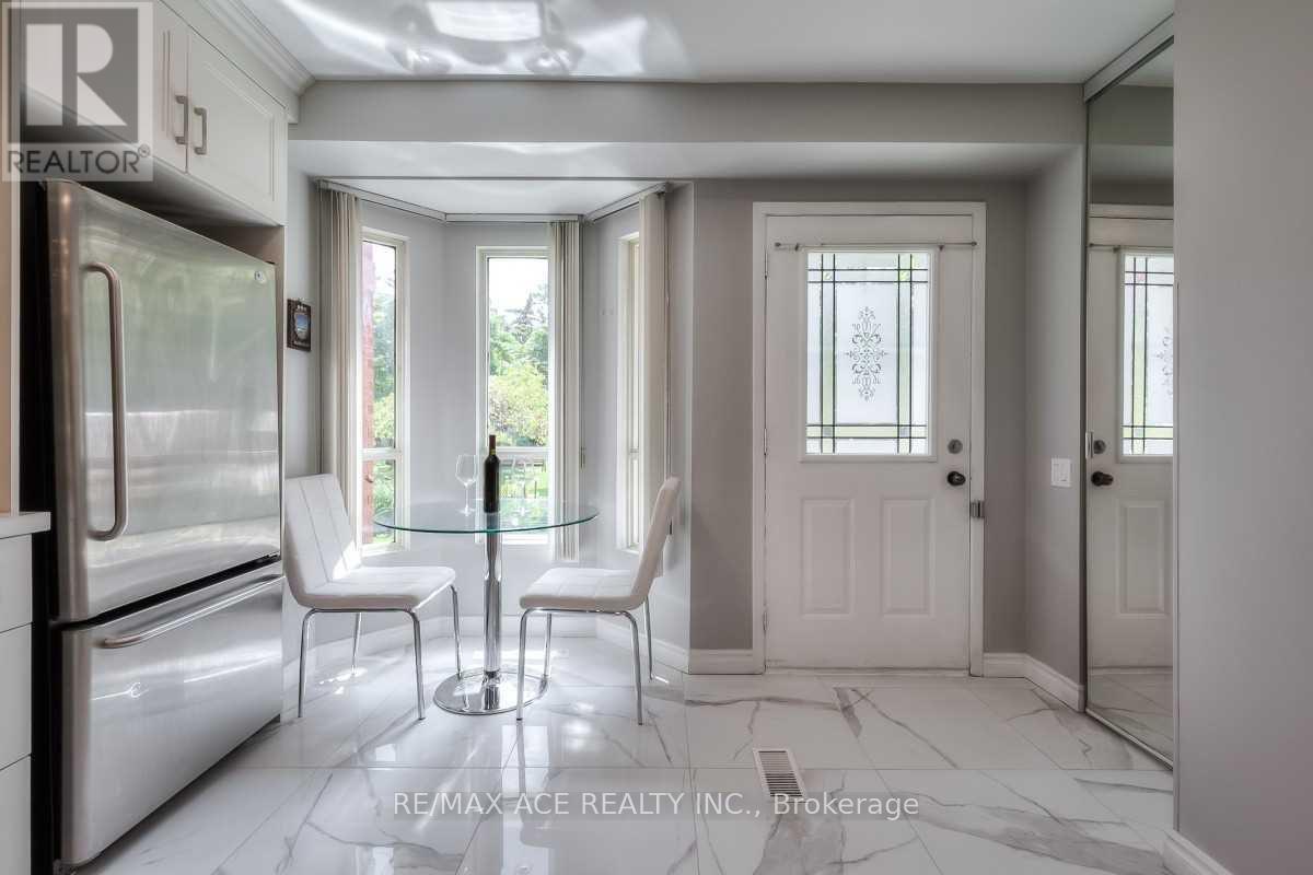 Property at TH10 - 2472 EGLINTON AVENUE E image 2