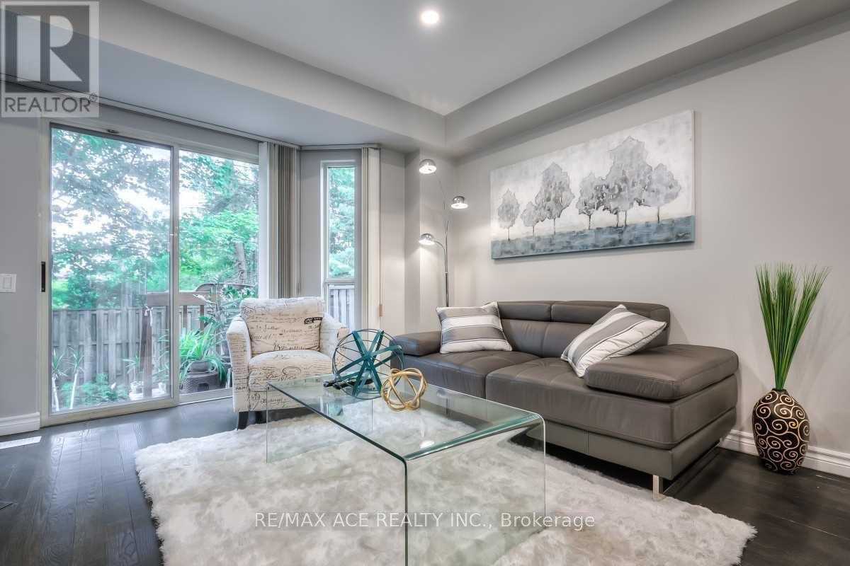 Property at TH10 - 2472 EGLINTON AVENUE E image 5