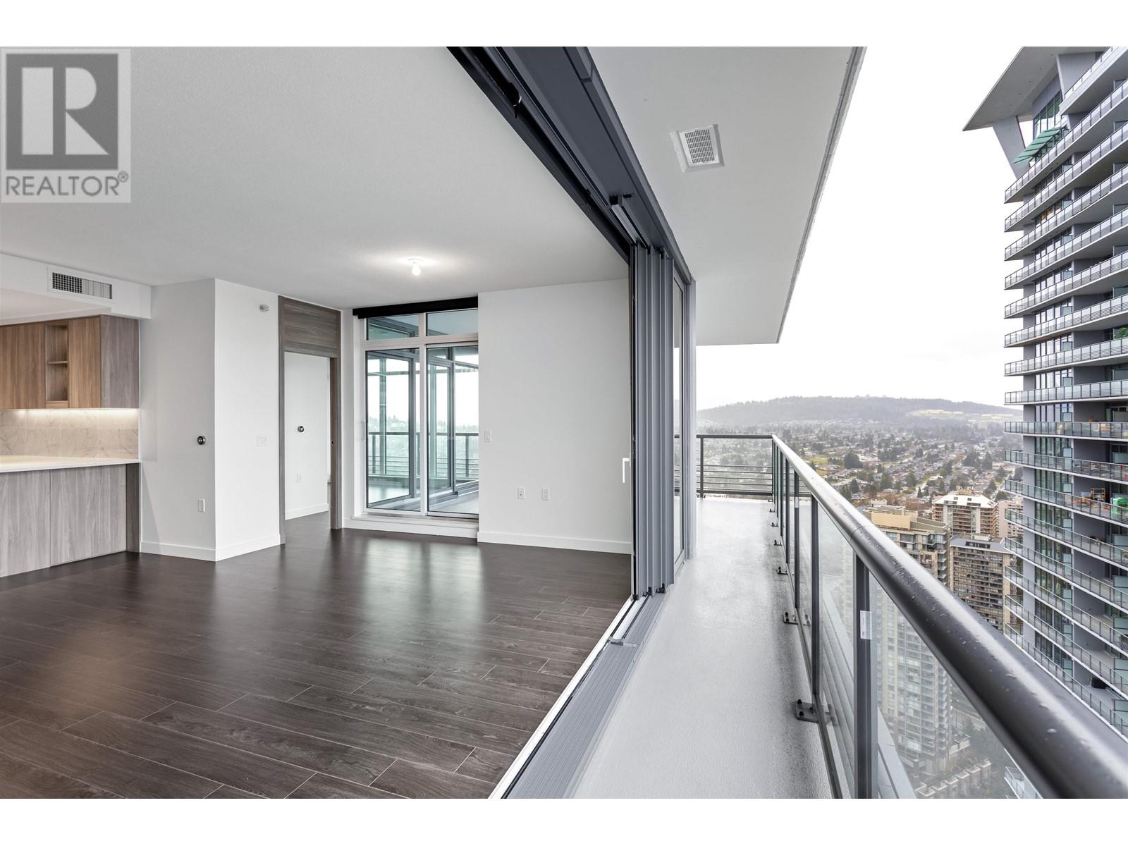 Listing Picture 22 of 36 : 4107 4720 LOUGHEED HIGHWAY, Burnaby / 本拿比 - 魯藝地產 Yvonne Lu Group - MLS Medallion Club Member