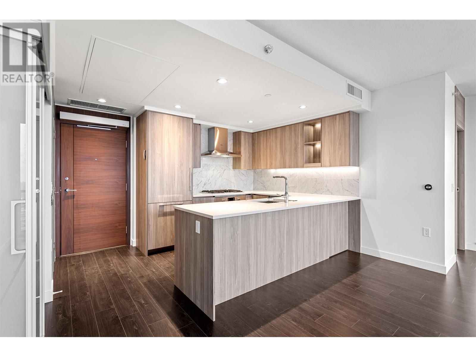 Listing Picture 3 of 36 : 4107 4720 LOUGHEED HIGHWAY, Burnaby / 本拿比 - 魯藝地產 Yvonne Lu Group - MLS Medallion Club Member