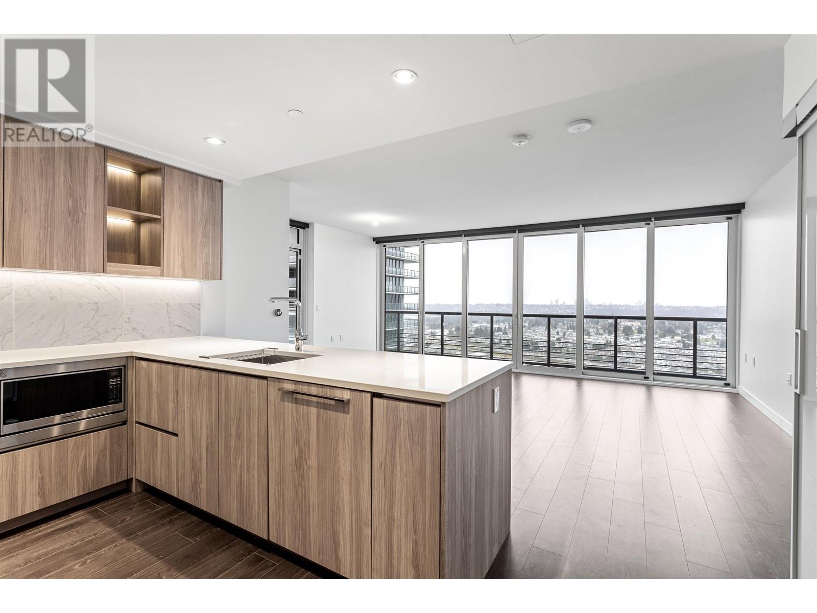 Listing Picture 6 of 36 : 4107 4720 LOUGHEED HIGHWAY, Burnaby / 本拿比 - 魯藝地產 Yvonne Lu Group - MLS Medallion Club Member
