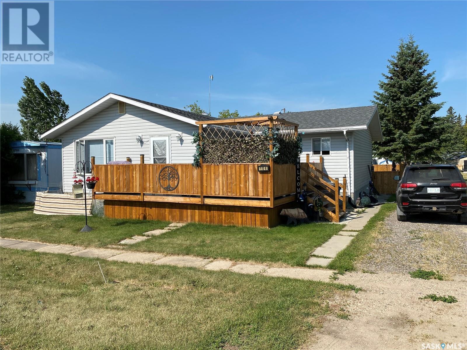 Property at 104 1st STREET E image 1